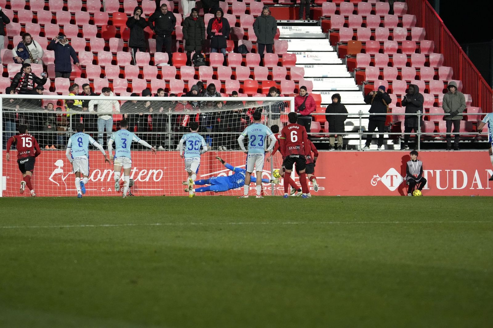 El Mirandés-Málaga CF, en fotos