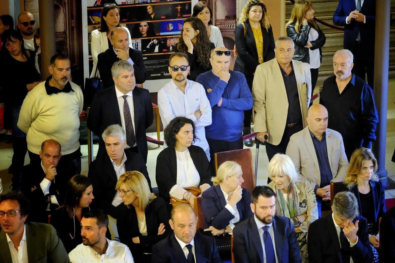 Dolor en la despedida del eterno Capitán Veneno en el Falla.