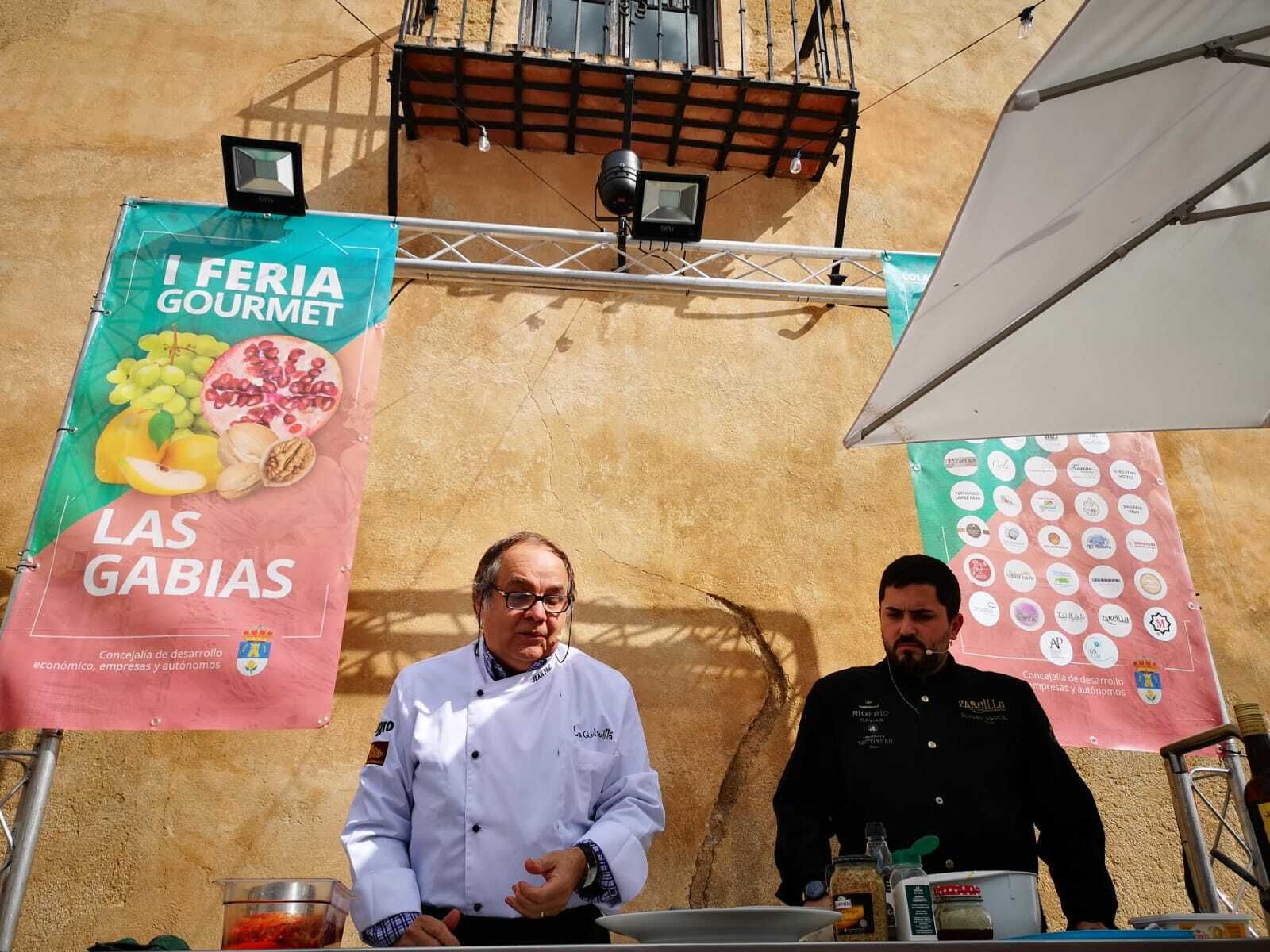 El chef Jean Paul Vinay cocina en directo en la I Feria de Gourmet de Las Gabias.
