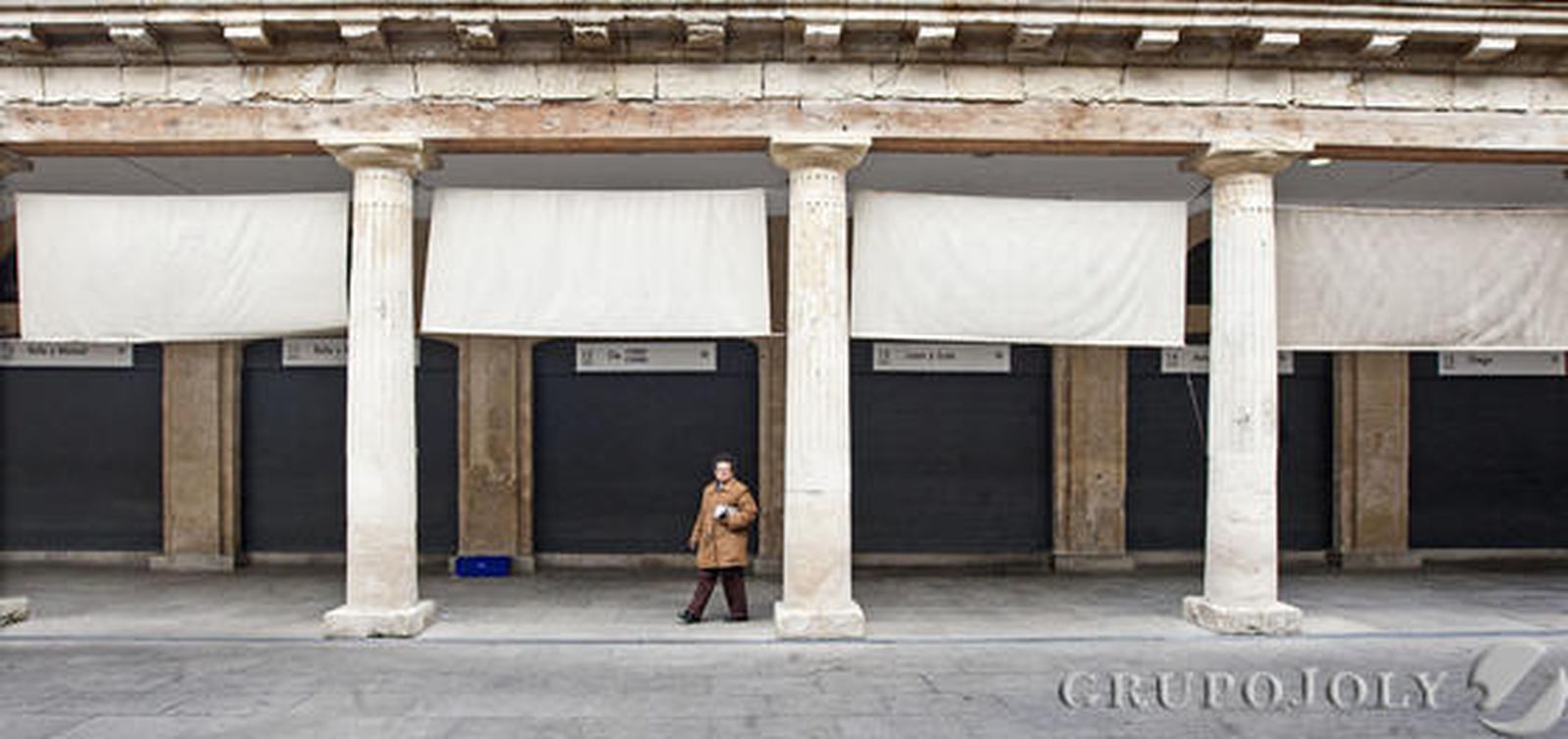 La mayoría de los puestos del mercado central secundaron la huelga. 

Foto: Julio González