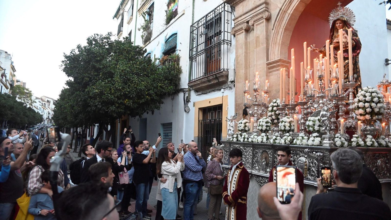 La Virgen del Amparo, en la procesión de 2024.