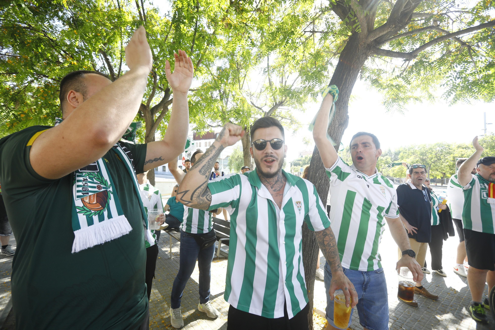 Las mejores fotos de la afición del Córdoba CF en la previa del partido ante el Barcelona Atlètic