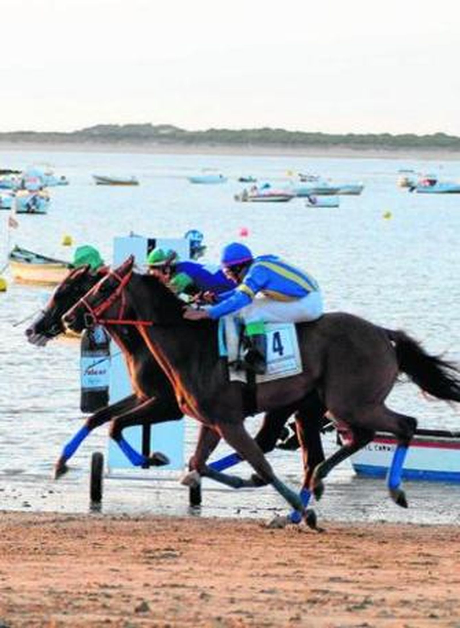 Delgado supera con 'Pendenciero' a 'Blaise Tower', por media cabeza, en el GP Ciudad de Sanlúcar.
