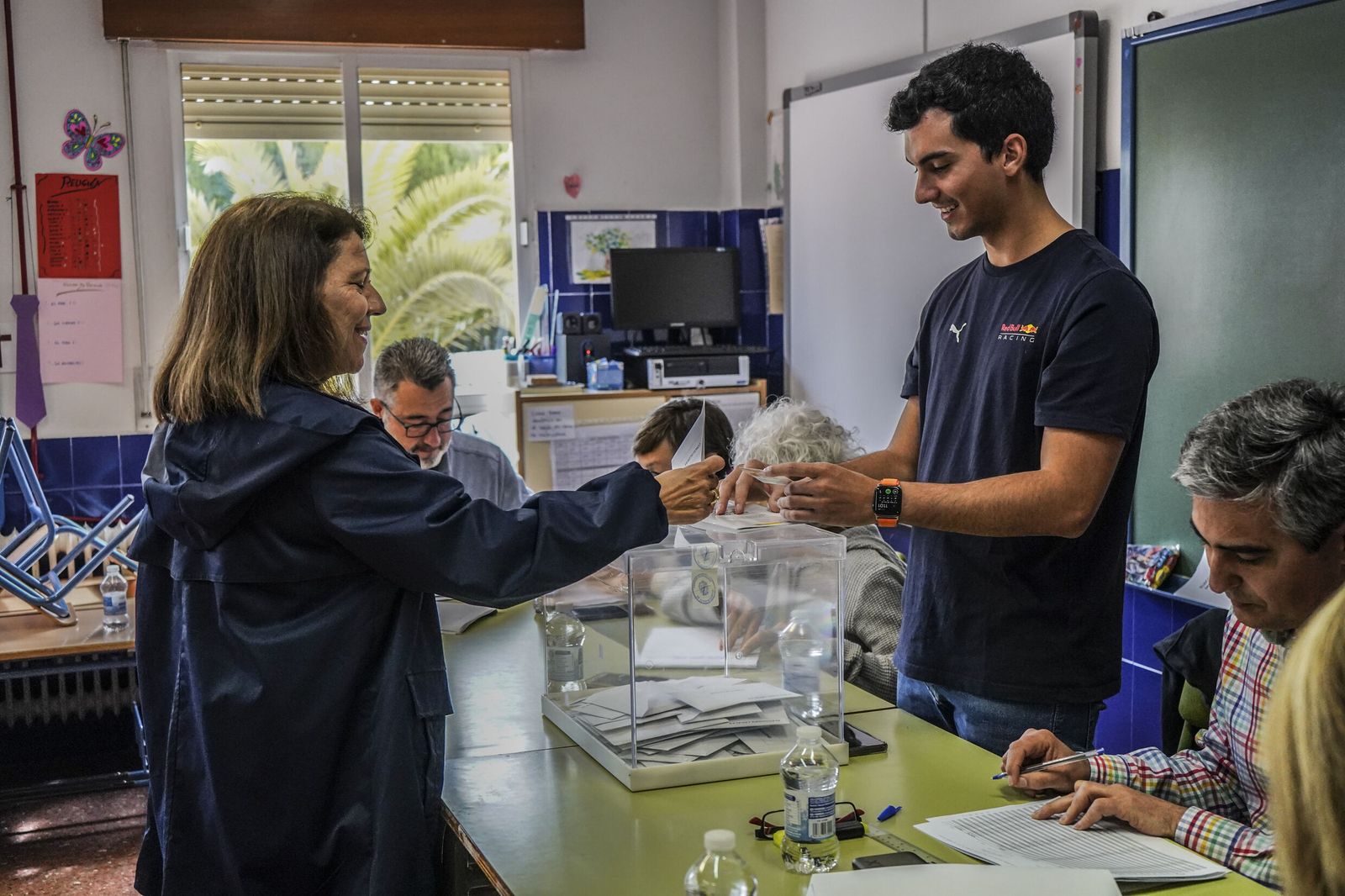 Fotos: así está votando Granada en el inicio de las elecciones municipales 2023