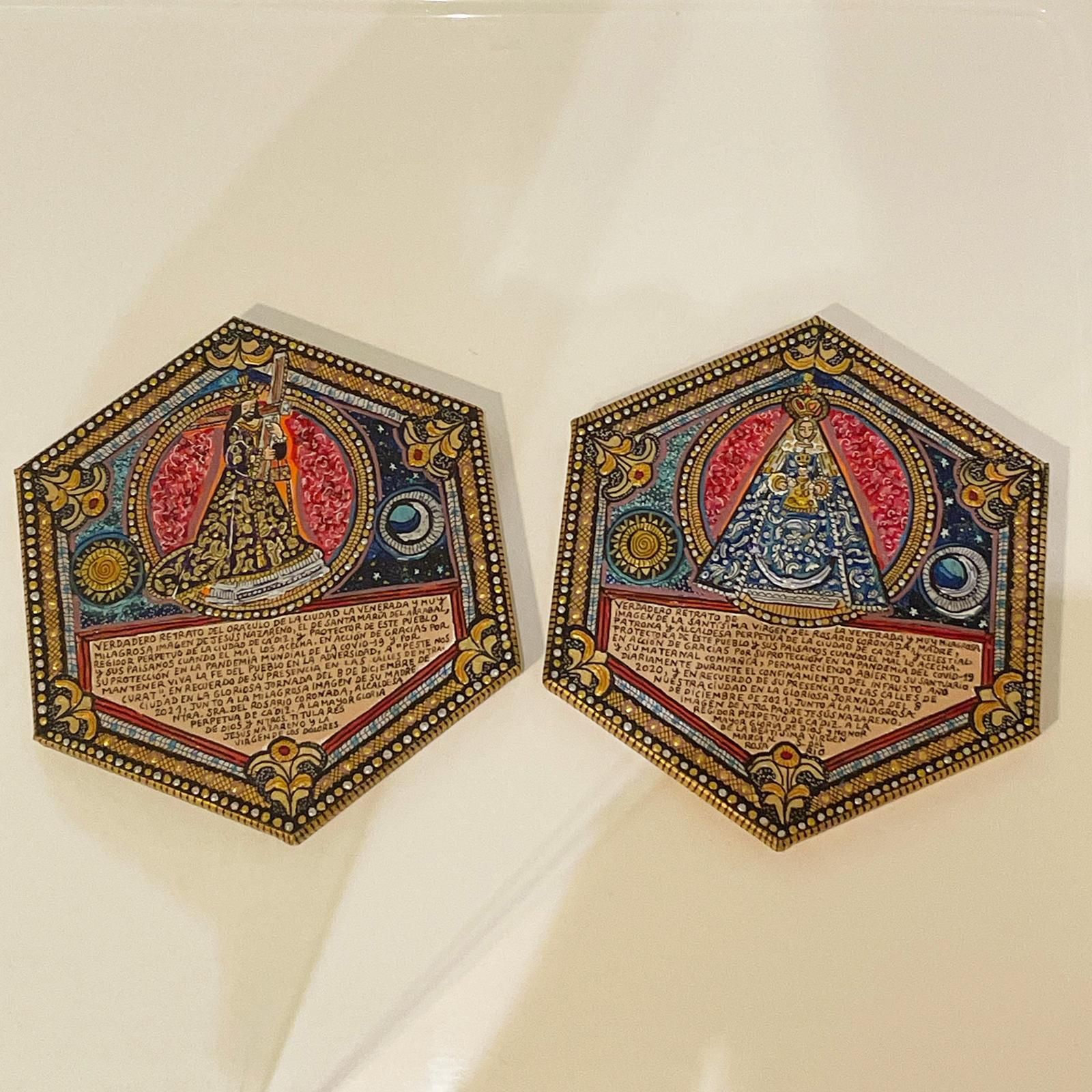 Los exvotos de la Patrona y del Nazareno.