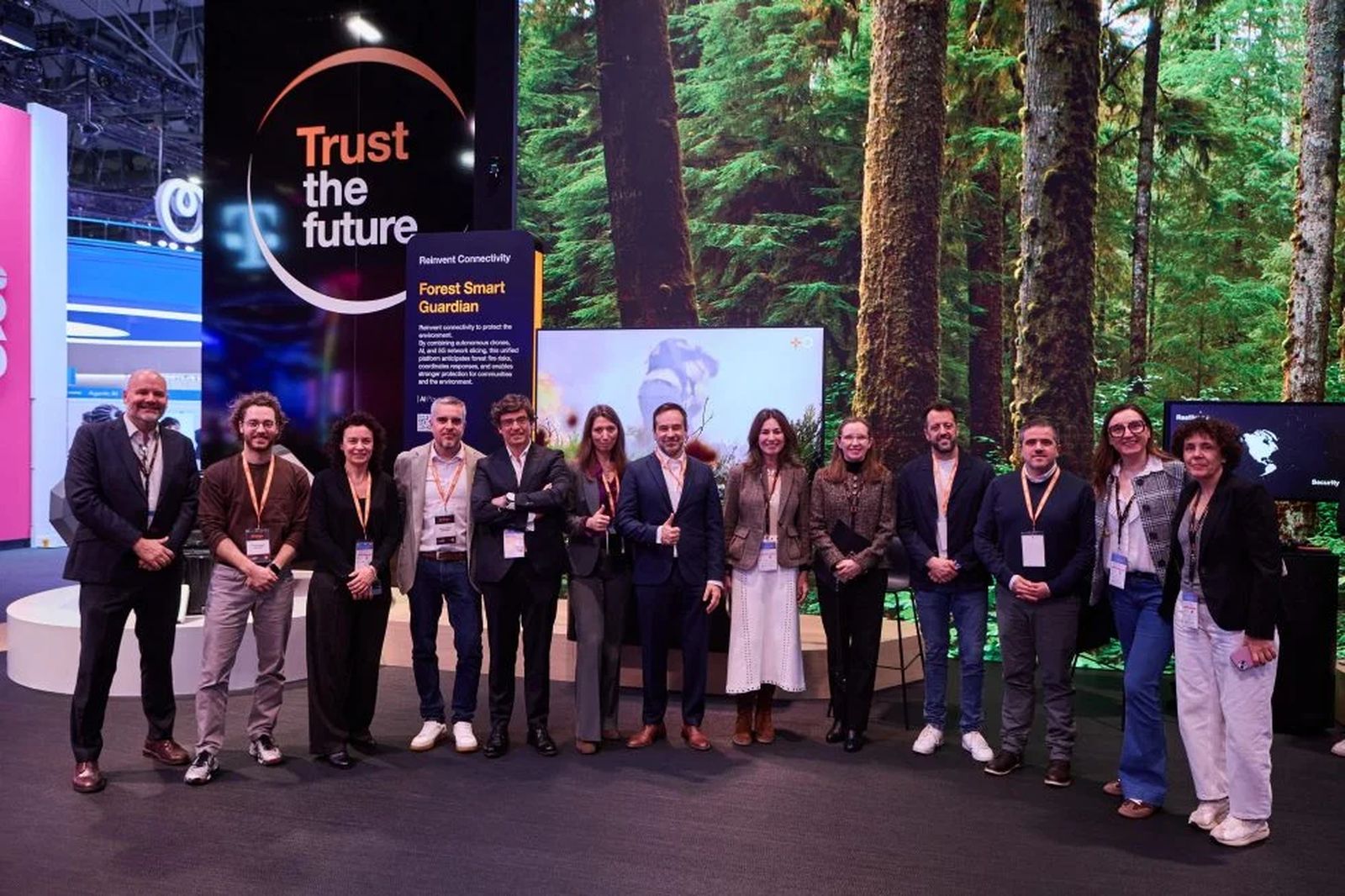 Foto de familia de Innovasur y MasOrange en el Mobile World Congress.