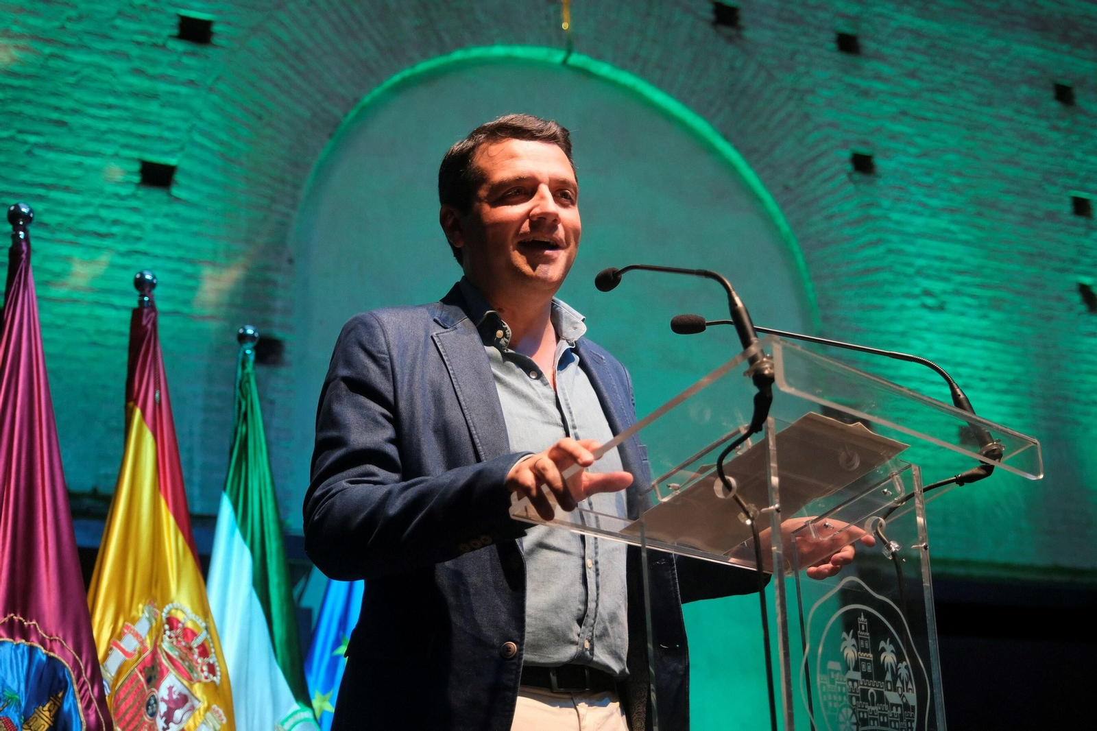 El pregón del Mayo Cordobés de Alfonso Morales y Aurora Barona, en imágenes