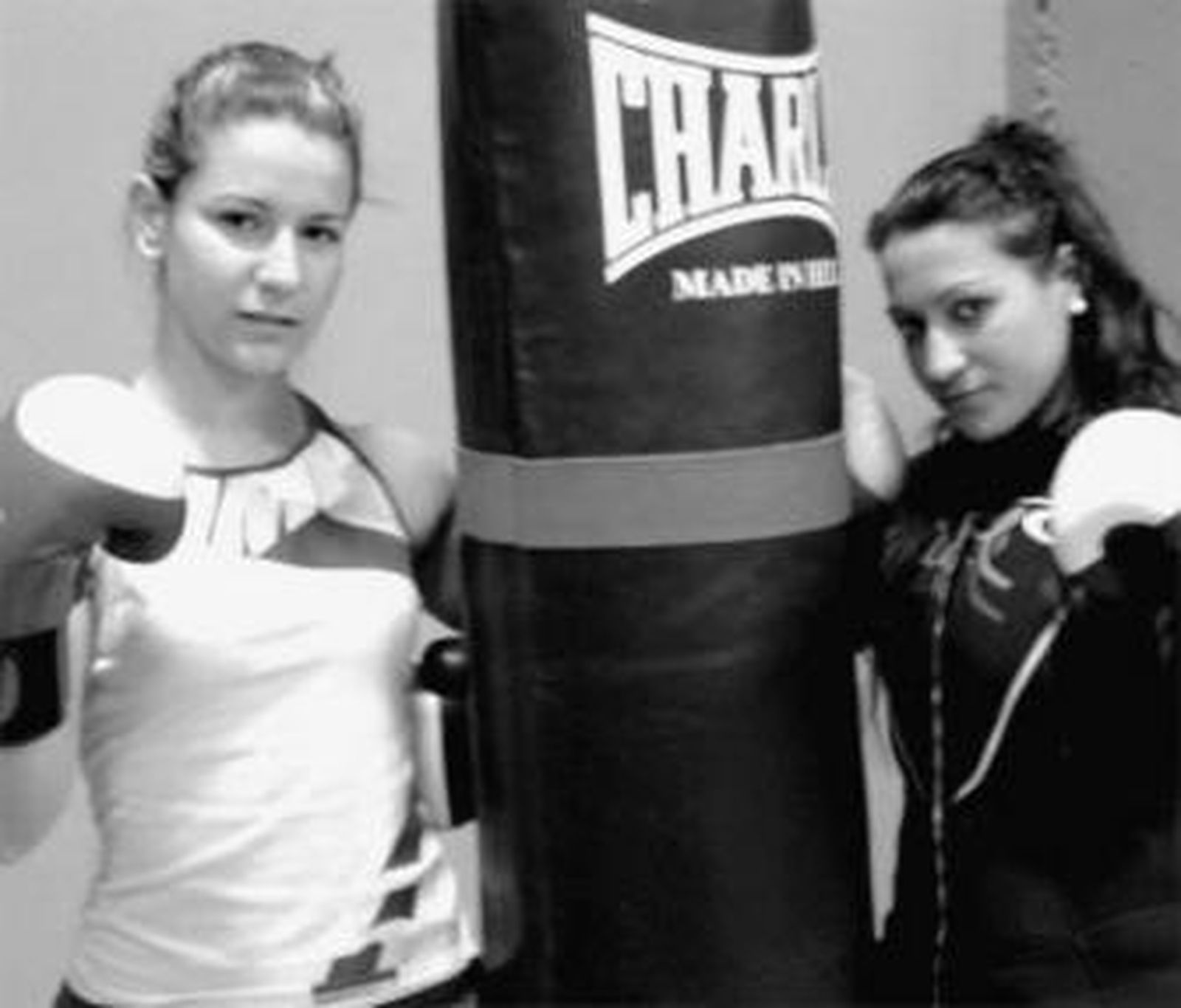 Cinta Salgado e Isa Payán, púgiles triunfadoras en el Andaluz.