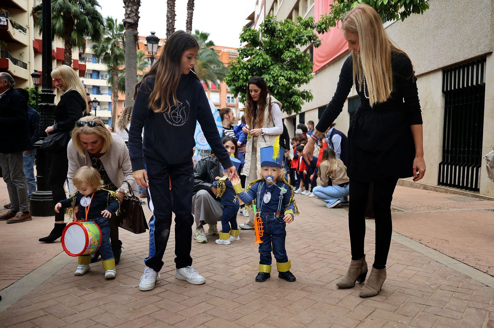 Imágenes de la procesión de la 'Escuela Infantil Mi Pequeño Puerto'