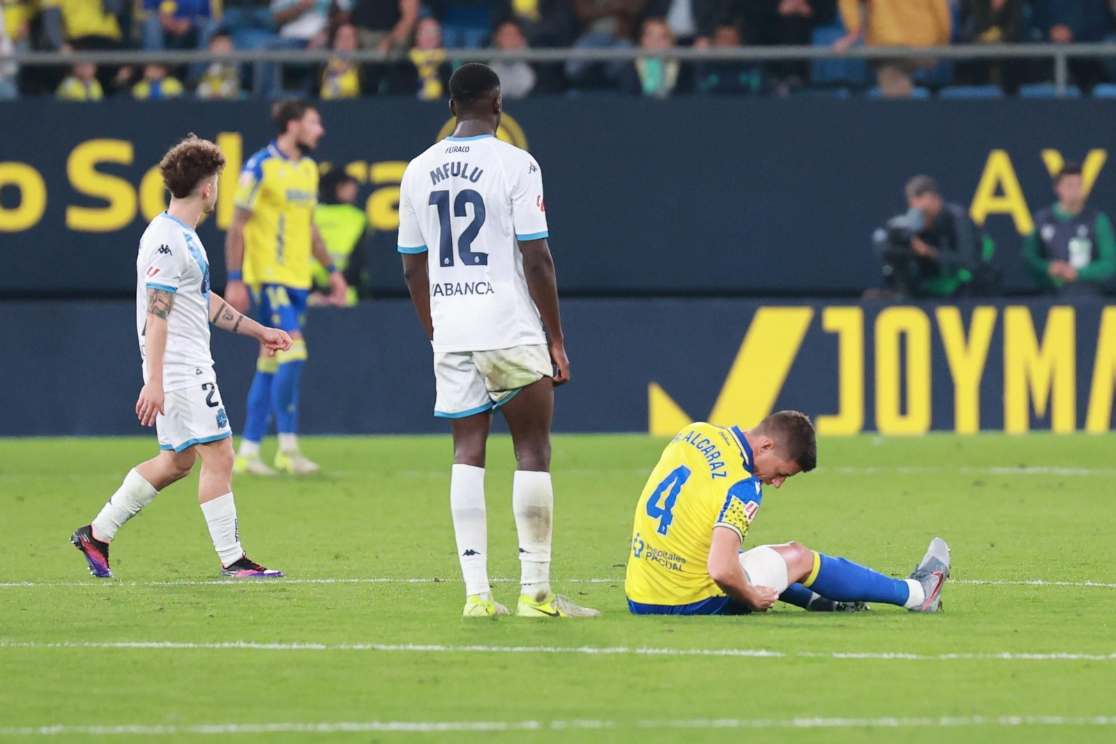 Búscate entre las imágenes del partido de fútbol entre Cádiz CF y Deportivo