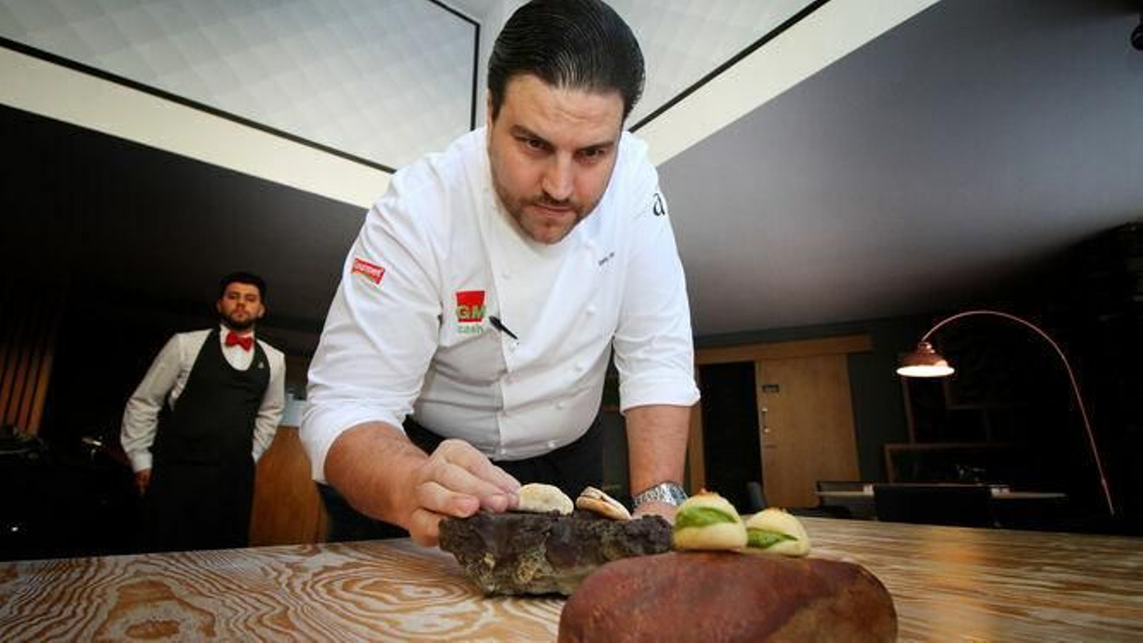 Xanty Elías, ante una de sus creaciones.