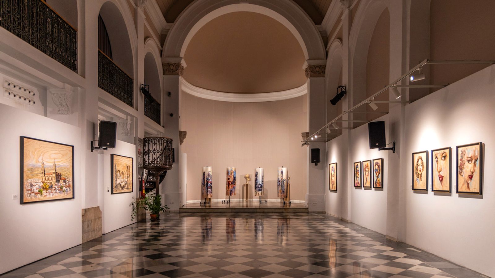 La sala capilla del Centro Cultural Baños Árabes de Jaén acoge la exposición de José Domínguez hasta el 1 de marzo.