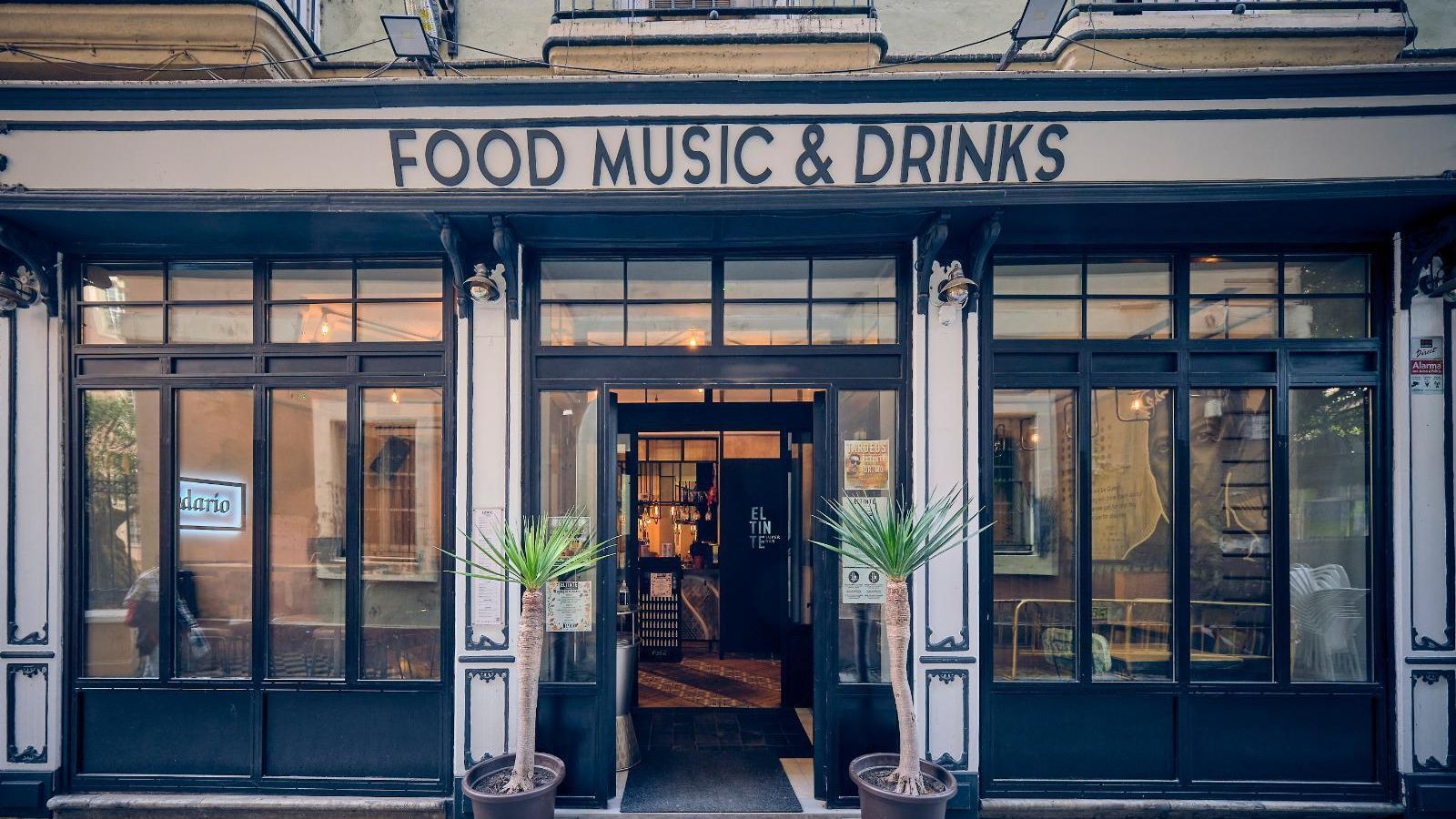 Fachada de El Tinte Superbar.