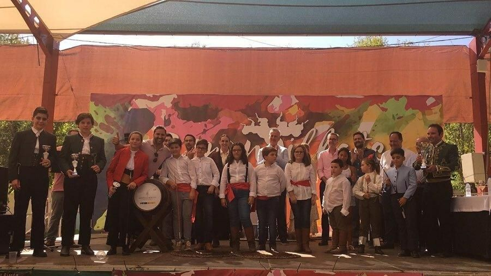 Foto de familia de los participantes en el concurso.