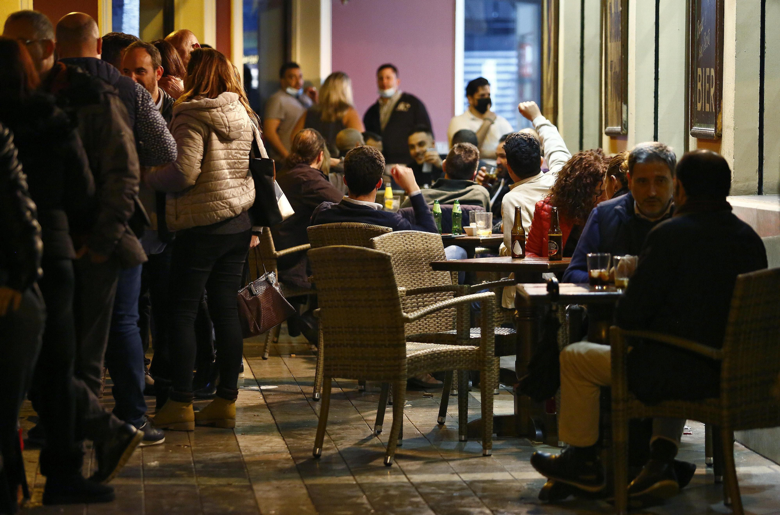 Imagen de la terraza de un bar del Centro de Málaga tras la ampliación de los horarios.