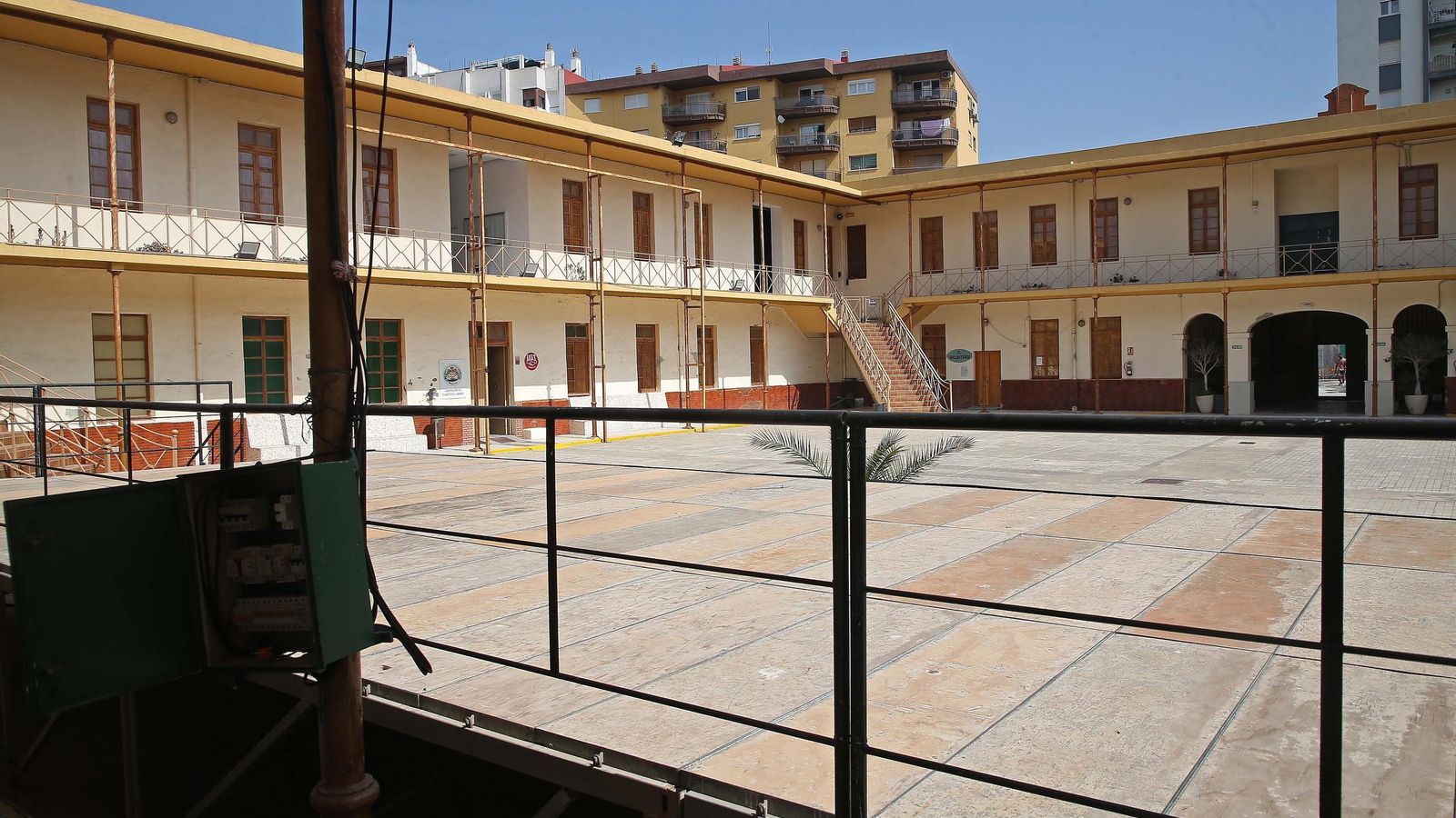 Interior del complejo Ballesteros de La Línea