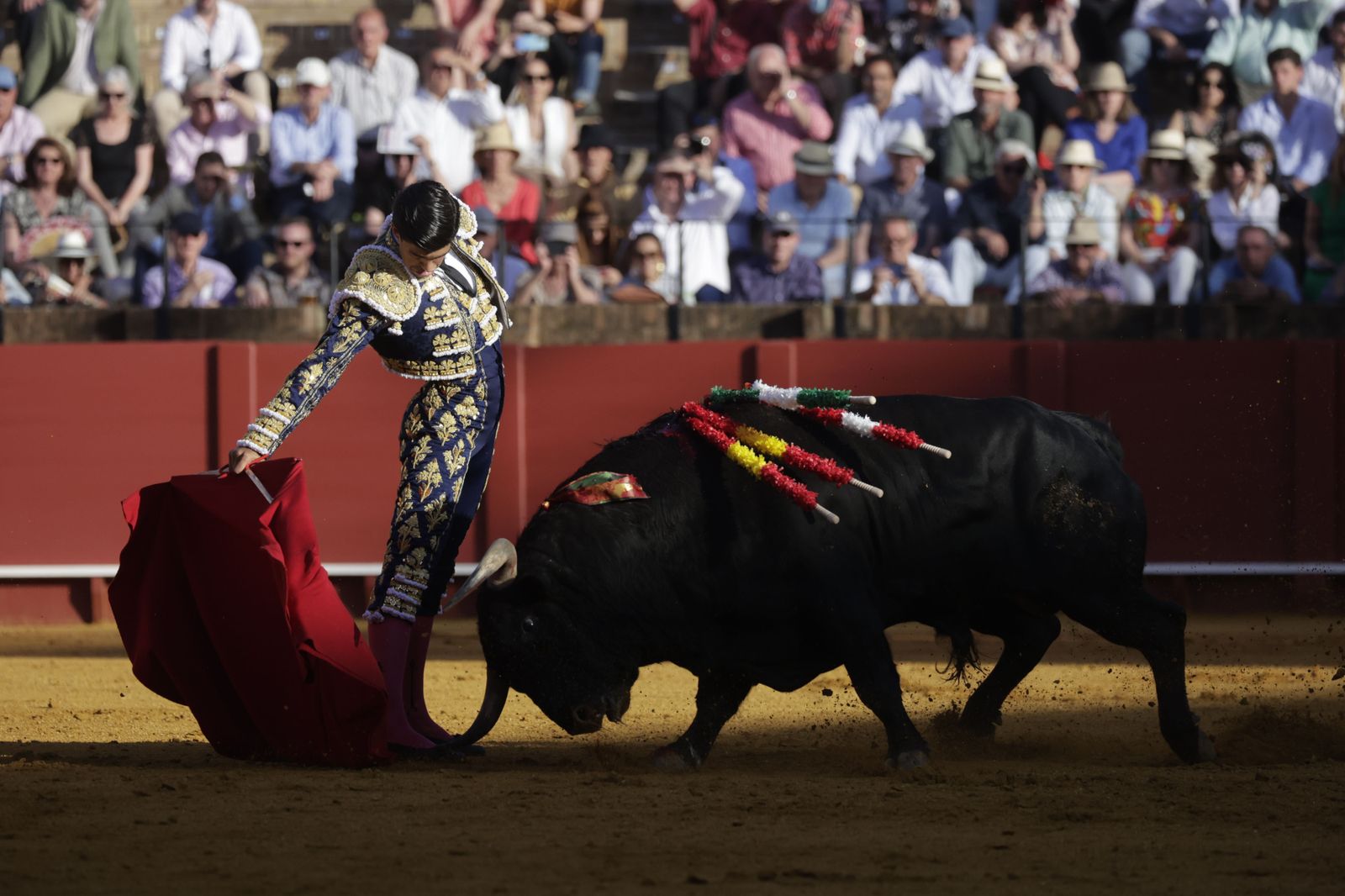 Las Imágenes de la cuarta corrida de abono en la Maestranza de Sevilla