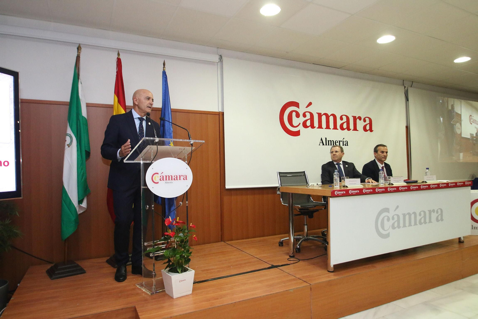 Fotogalería de la toma de posesión de Jerónimo Pérez como presidente de la Cámara de Comercio