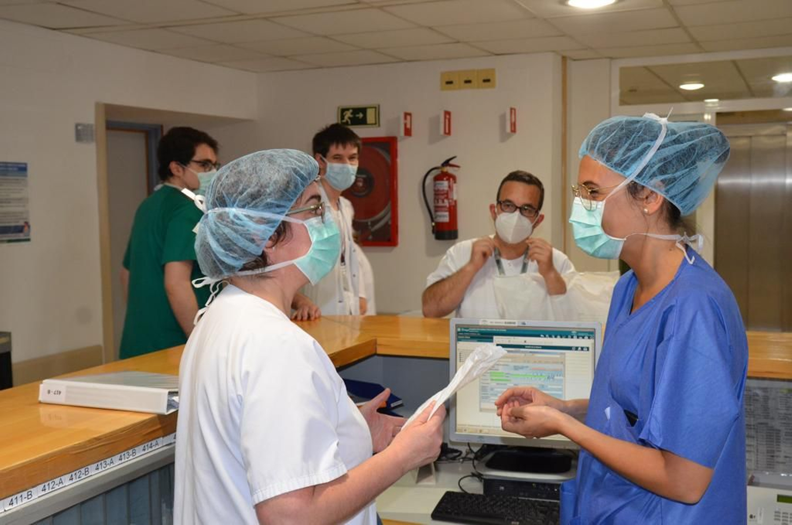 El día a día de las Unidades Covid de hospitalización del Reina Sofía, captado por sus profesionales