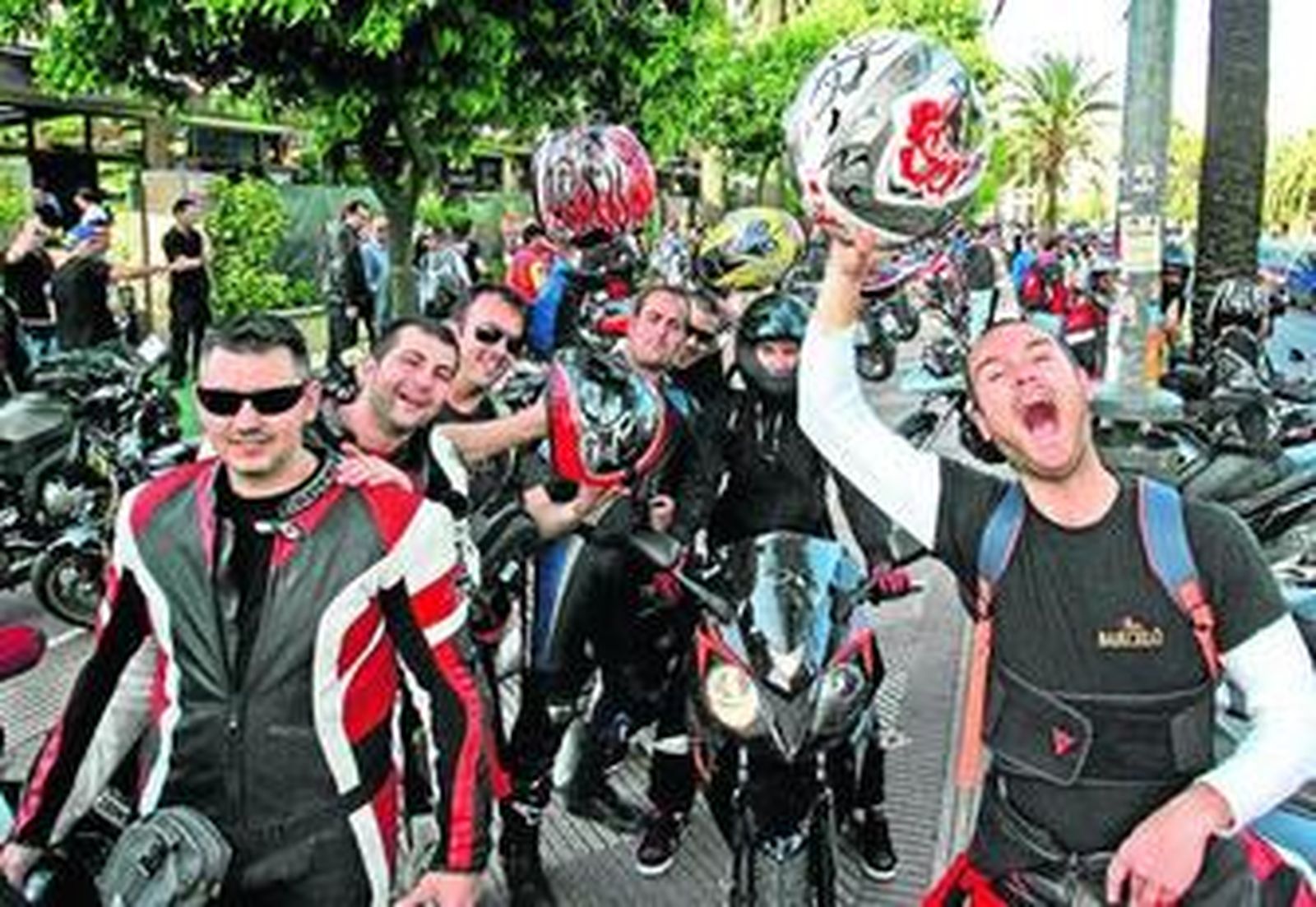 El último tramo de la avenida Álvaro Domecq fue la zona que presentó mejor ambiente en Jerez durante la tarde de ayer.
