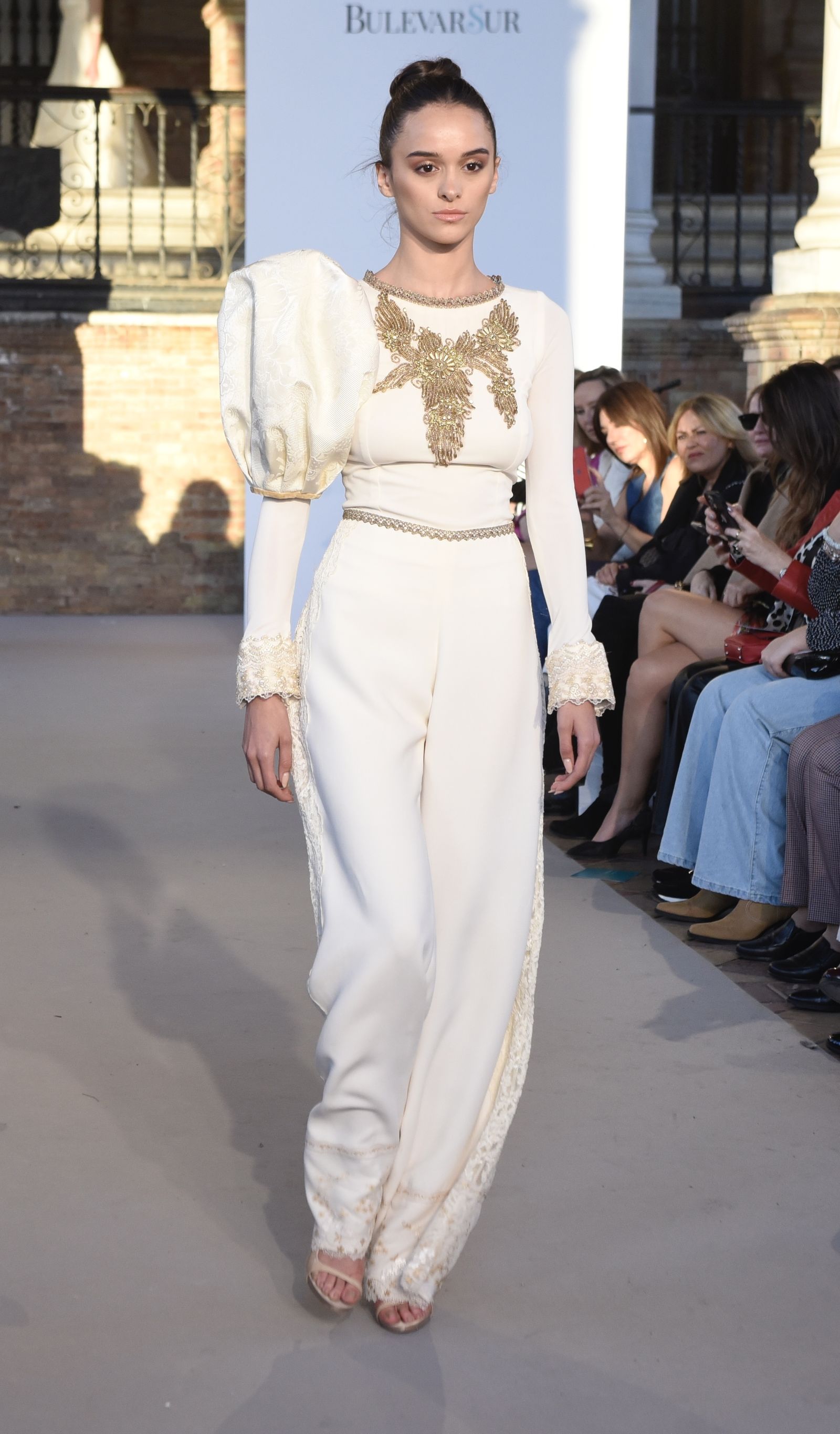 El desfile de Aurora Gaviño en la pasarela de novia e invitada SIQ 2022, todas las fotos