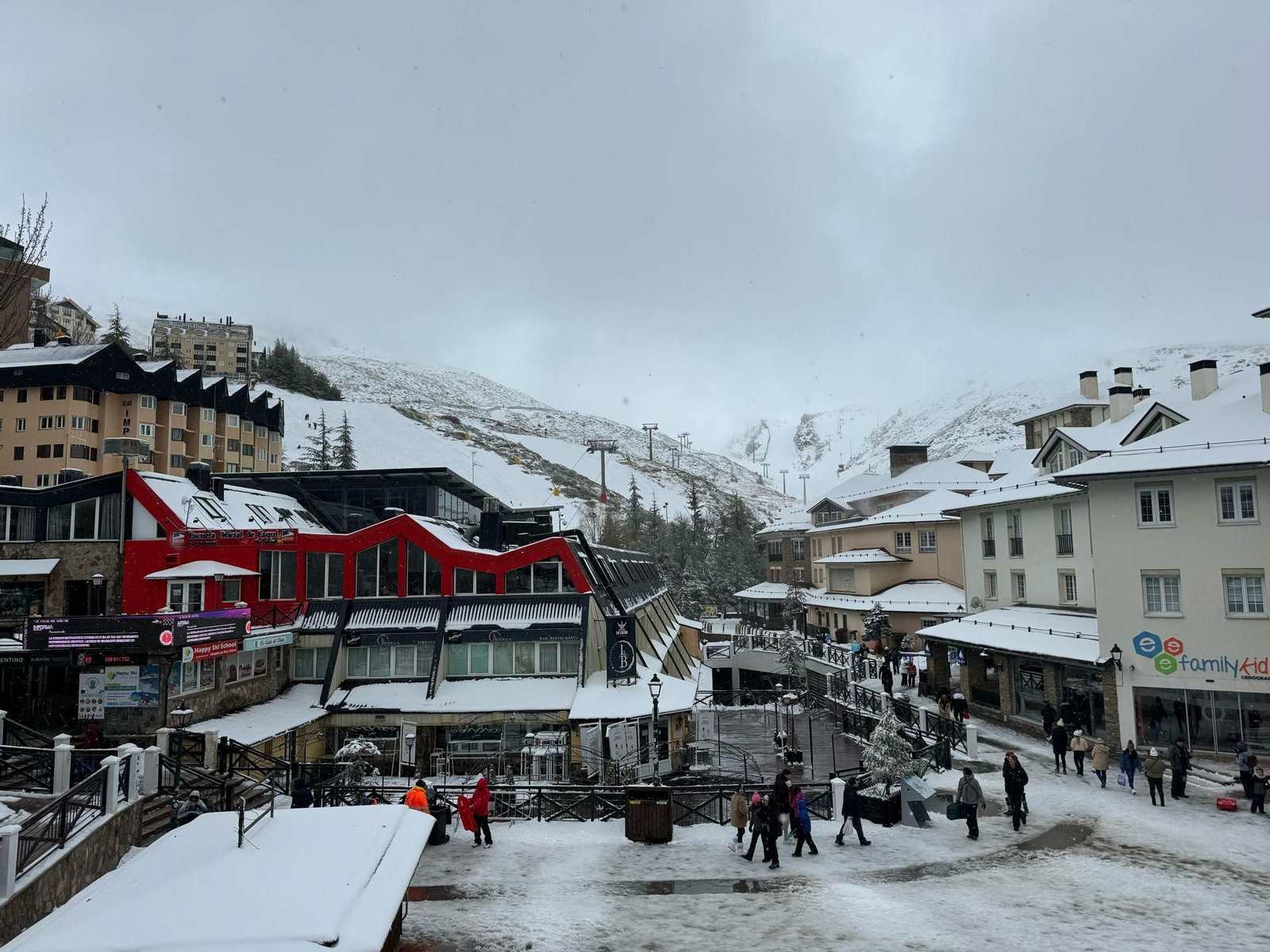 Fotos: la nieve que por fin deja blanca Sierra Nevada