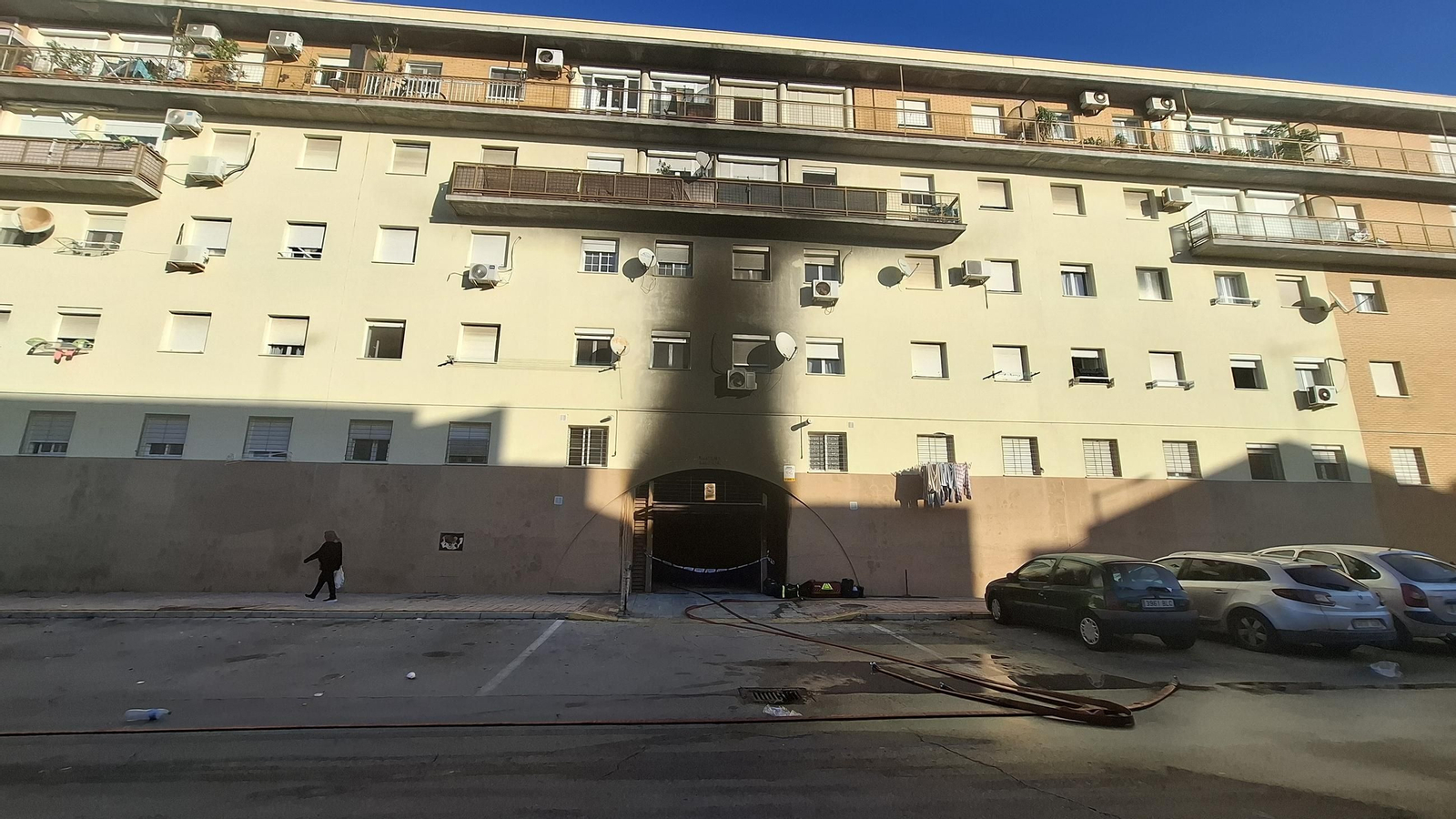 Edificio Miramar, en el Río San Pedro, tras el incendio