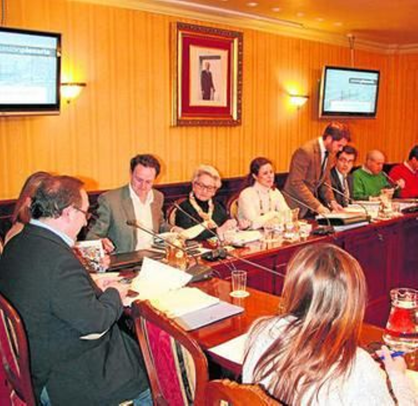 Un momento de la sesión plenaria de Cabra. Un momento de la sesión plenaria de Cabra.