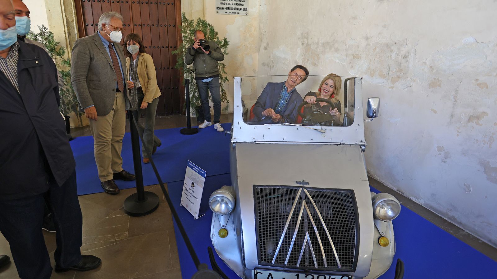 Exposición de motos clásicas en los Claustros