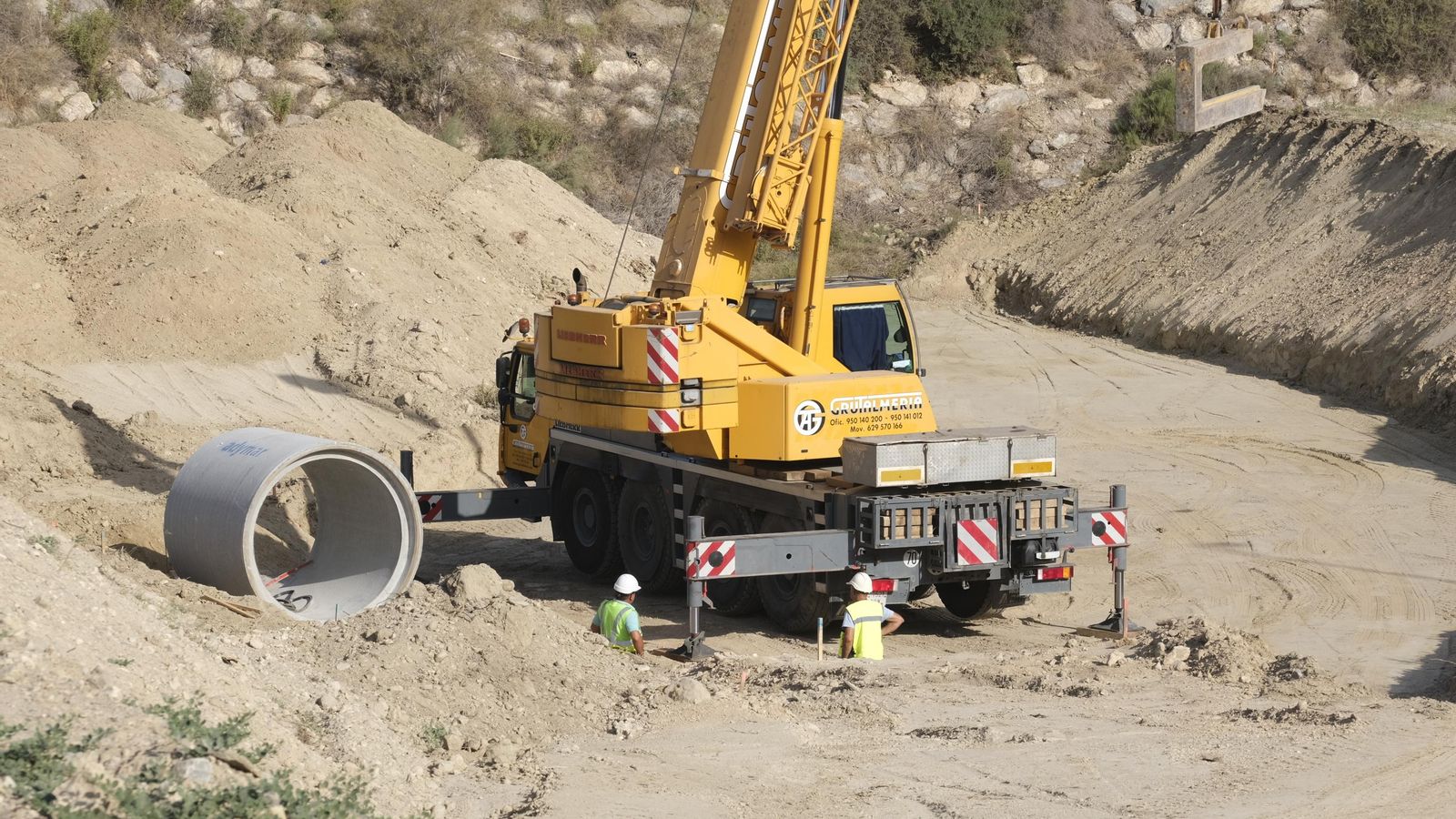 Obras para el drenaje en el margen derecho de la A-7 en dirección a Murcia