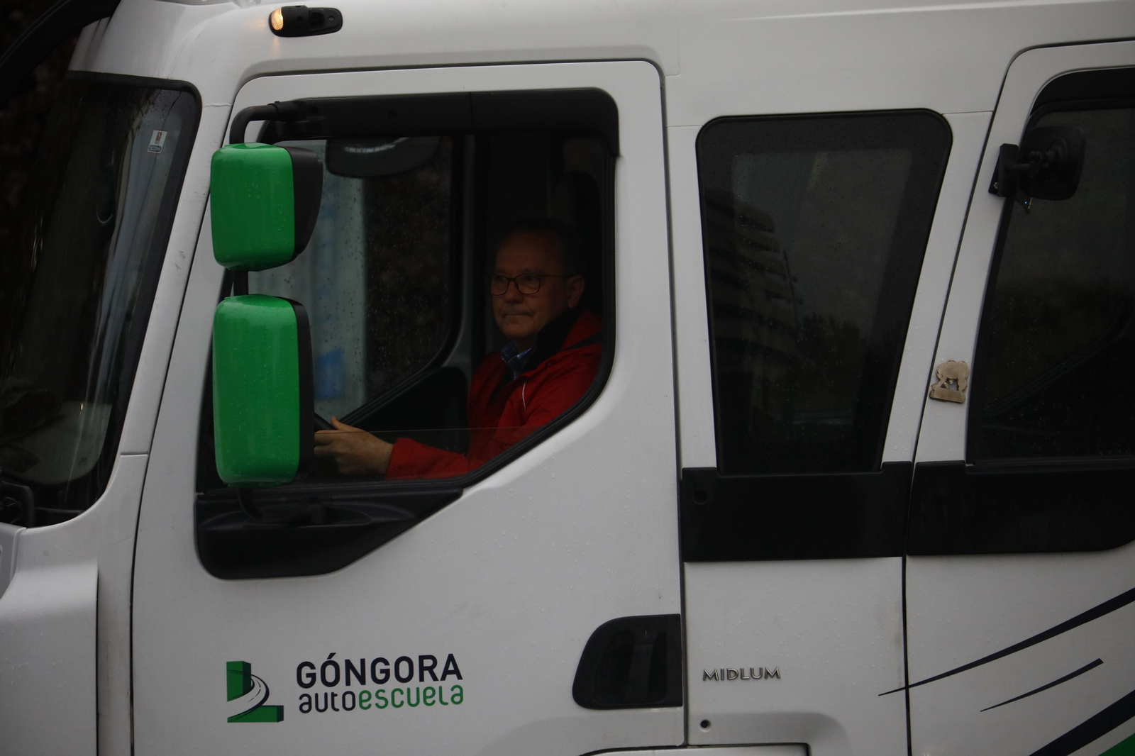 Las autoescuelas toman Córdoba, en fotografías.
