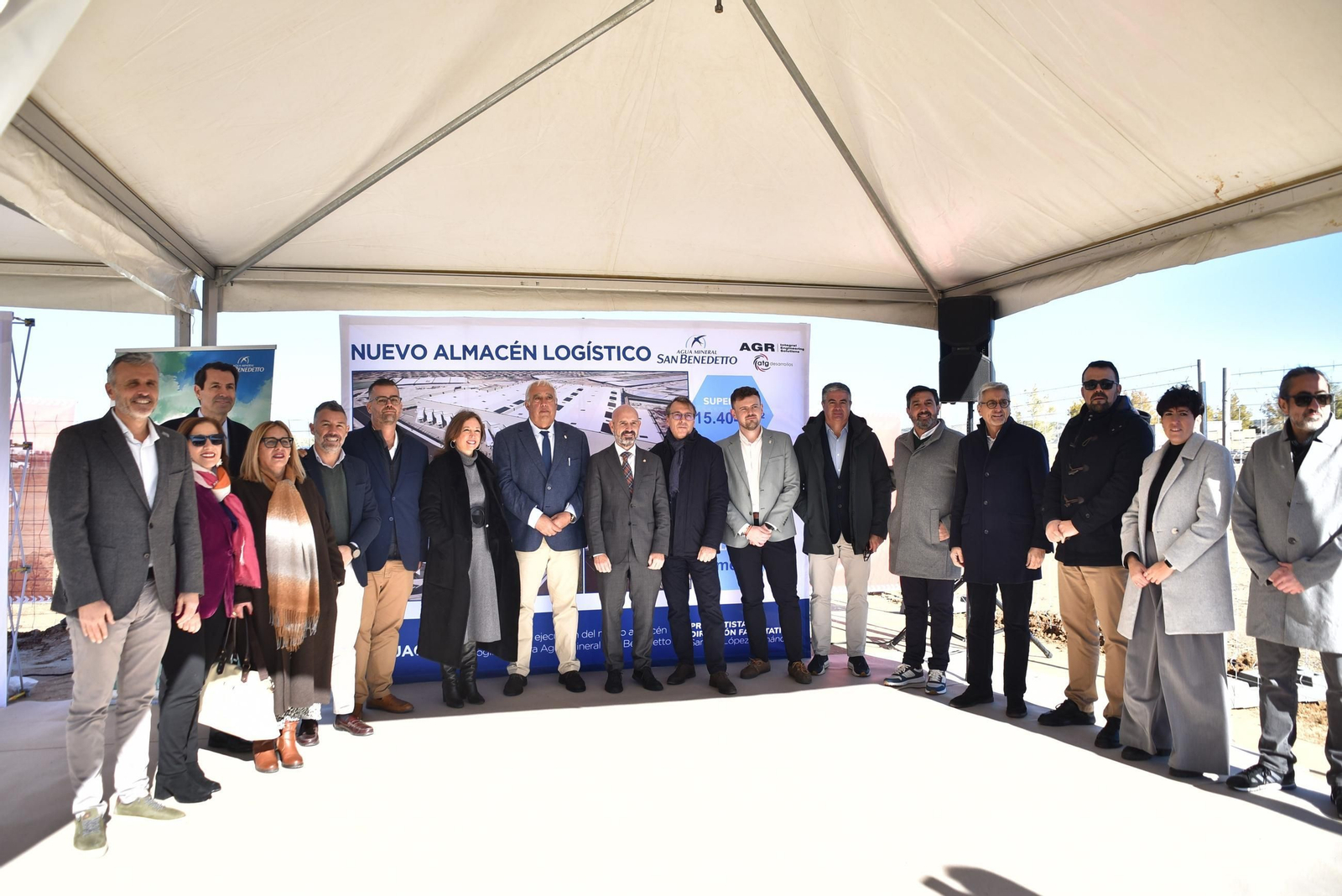 Colocación de la primera piedra del futuro centro logístico.