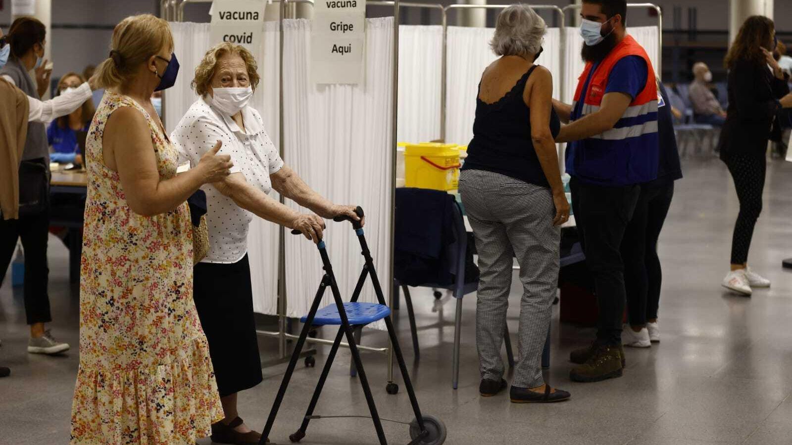Vacunación contra la gripe y la covid en Sevilla