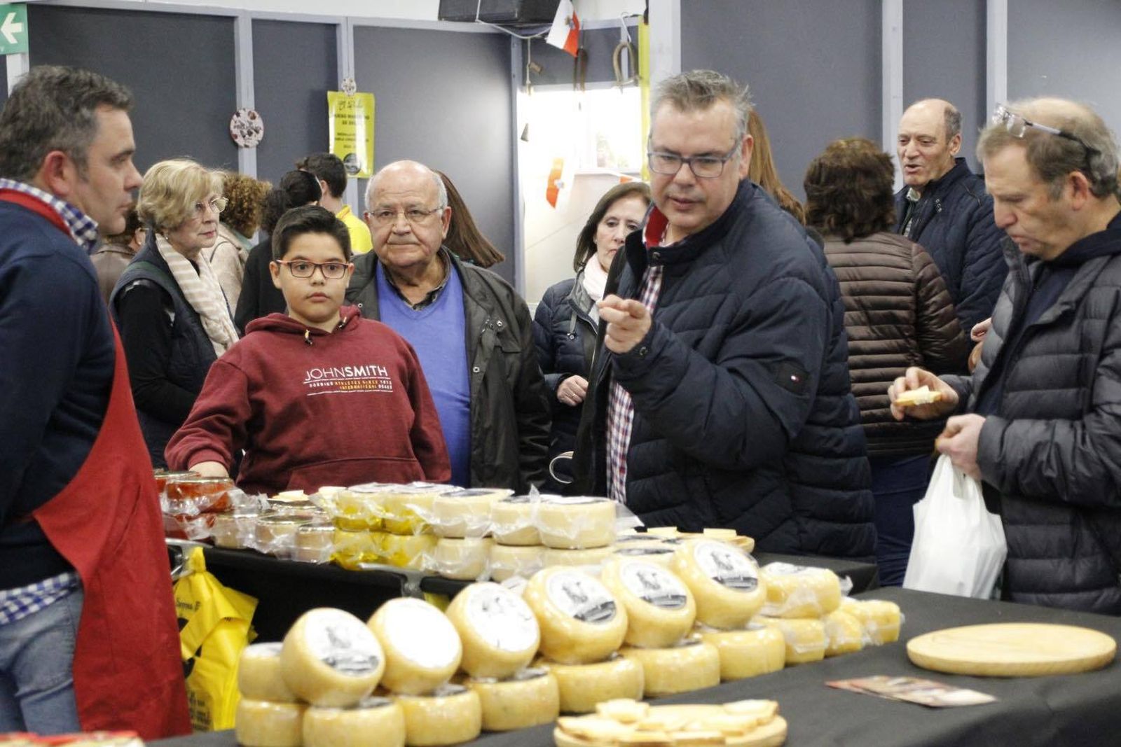 Un recorrido en imágenes por la Feria del Queso de Los Pedroches en Hinojosa del Duque