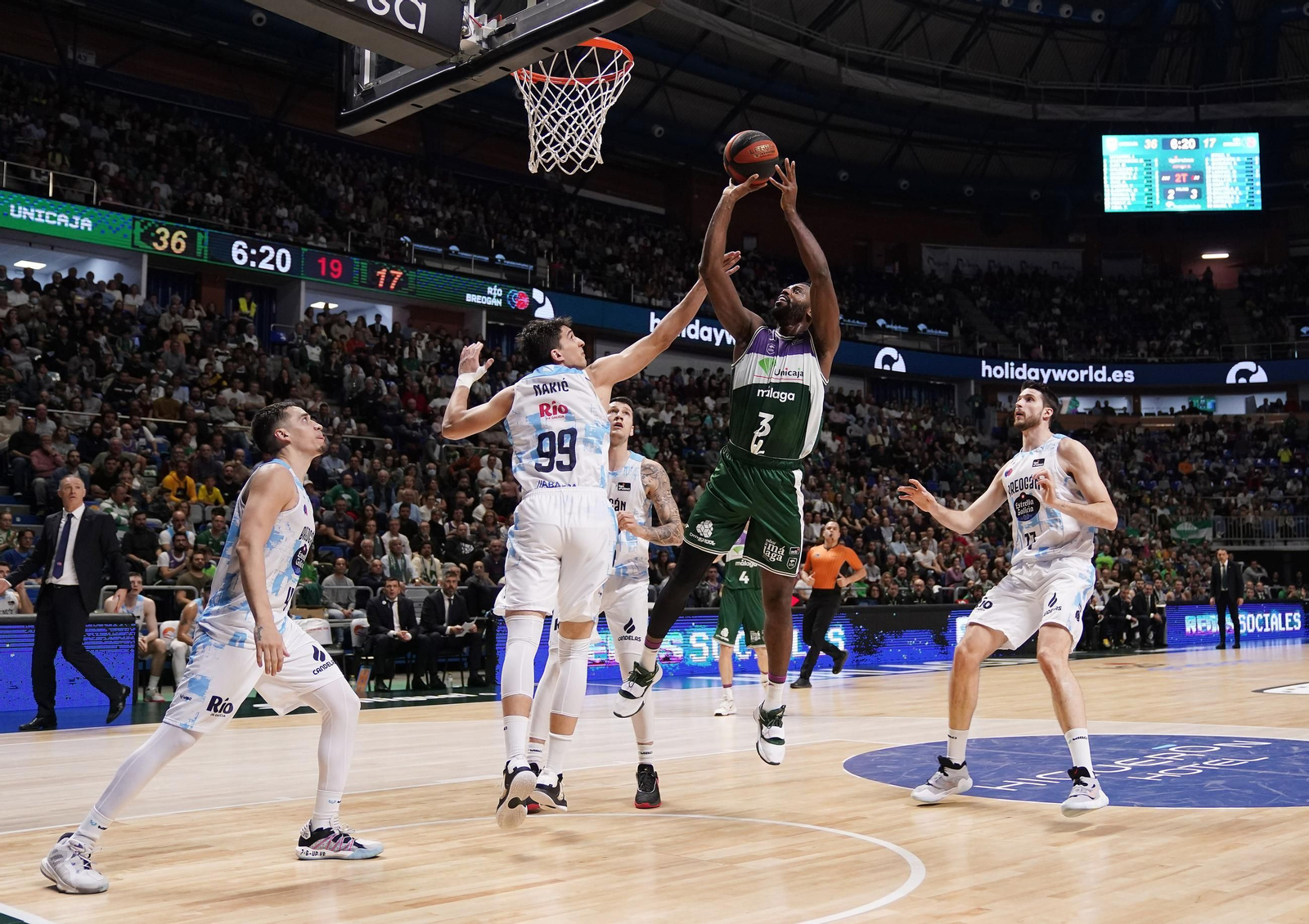 Melvin Ejim, sus cuatro años y seis títulos en Málaga