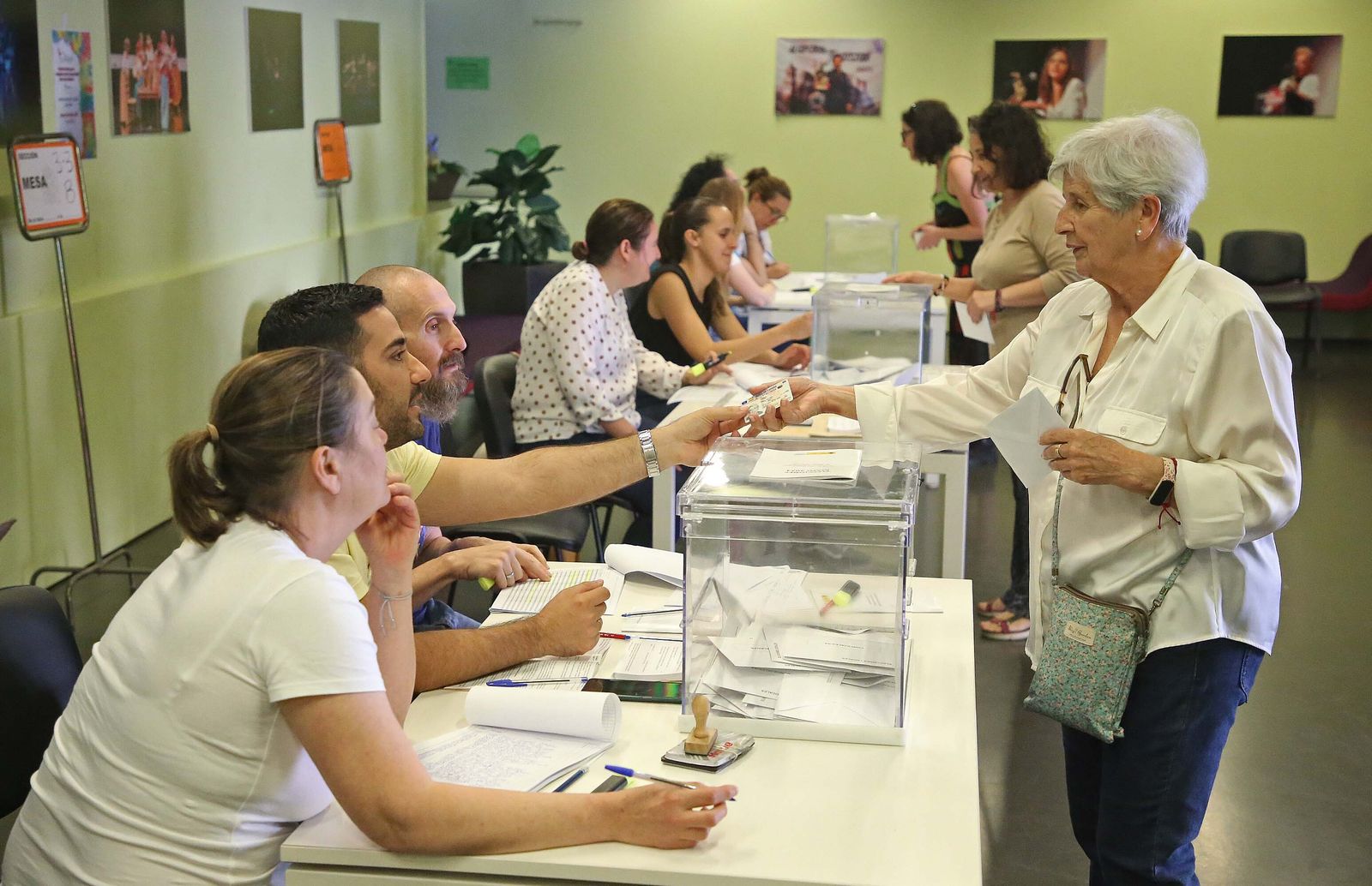 La jornada electoral en Algeciras, en imágenes