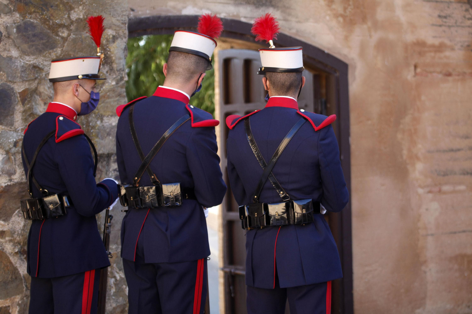 La Guardia Real se despliega por lugares emblemáticos de la provincia de Huelva.