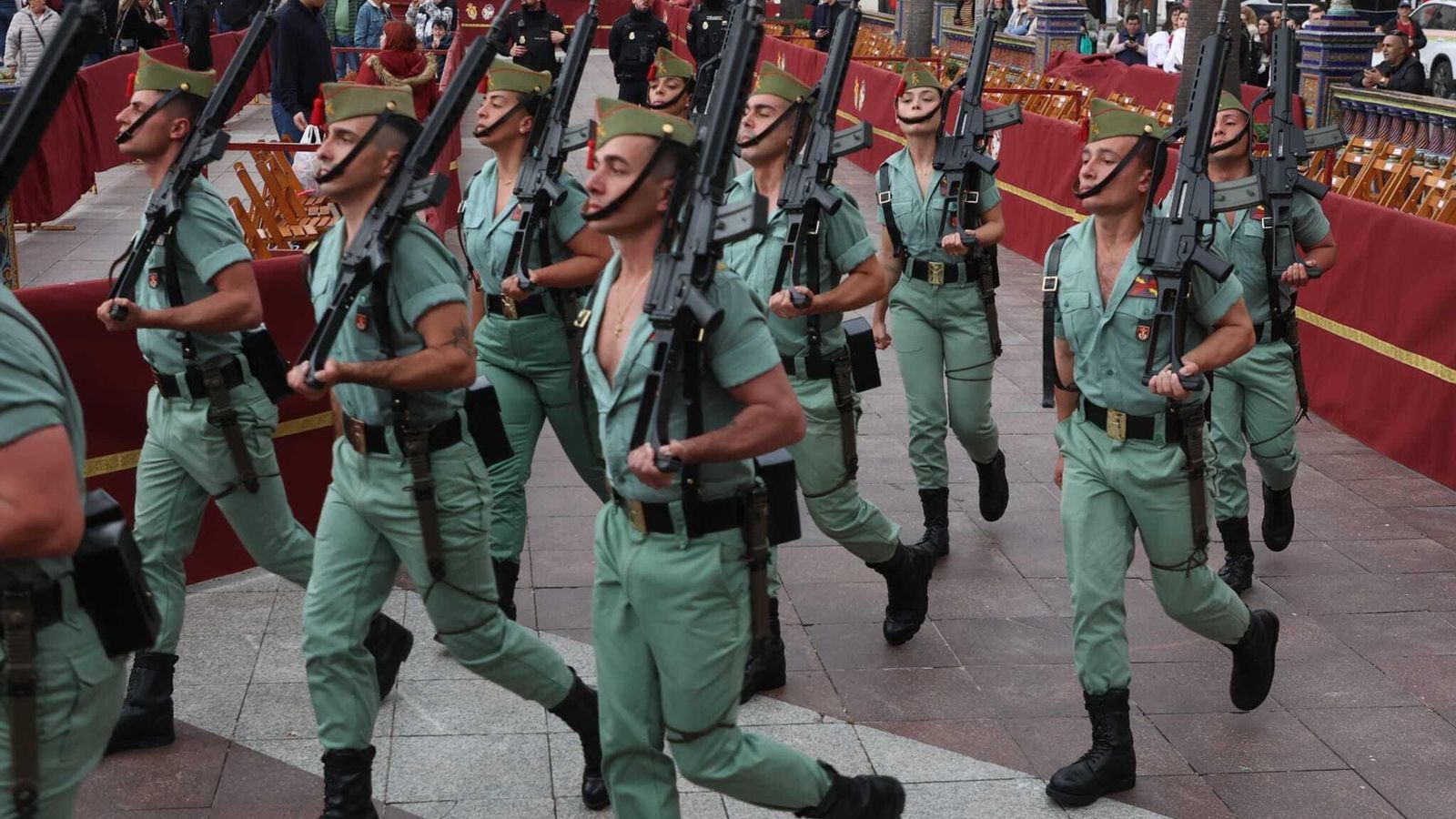 Los legionarios, en la Plaza Alta.
