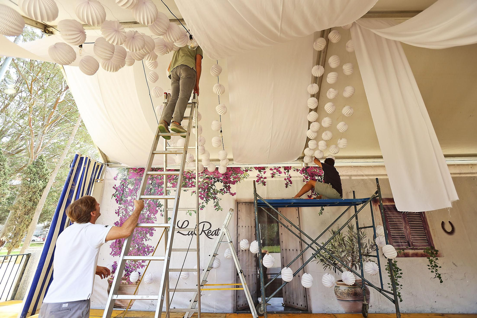 Imágenes de los preparativos en el recinto de la Feria del Caballo 2024