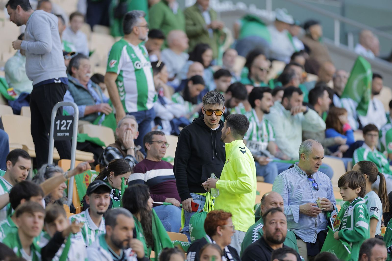 Búscate en las fotos del Betis - Sevilla