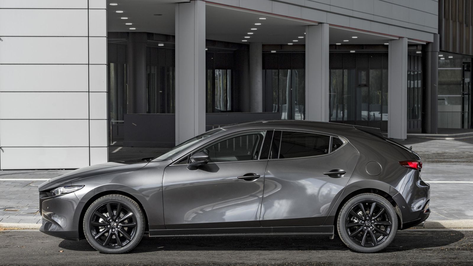 Es posible elegir la combinación de motor de 186 CV y tracción total en el caso del Mazda 3 con esta carrocería.