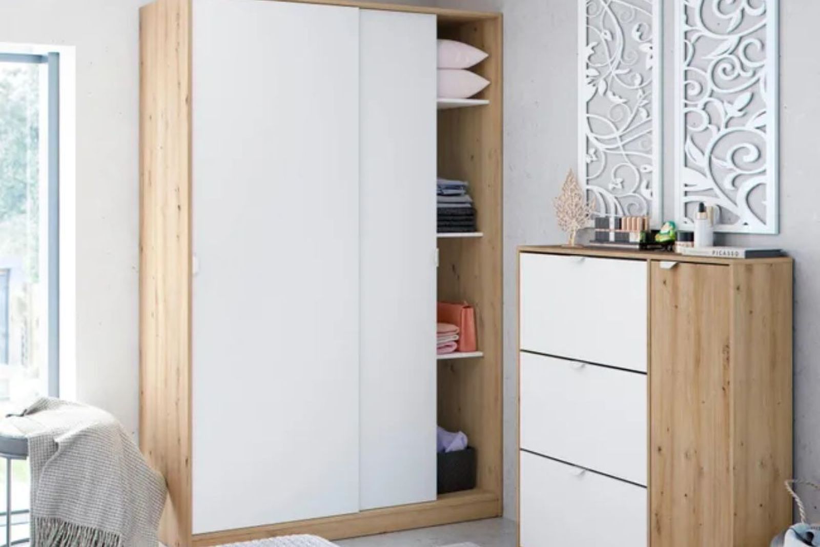 Ordena tu ropa con este fantástico armario de Leroy Merlin ¡que está rebajado 40 euros!