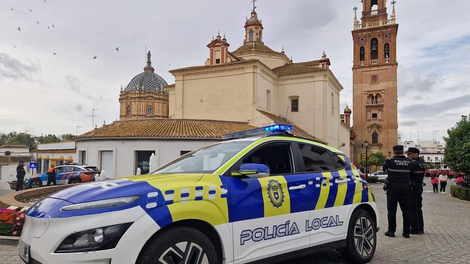Una patrulla de la Policía Local de Carmona.