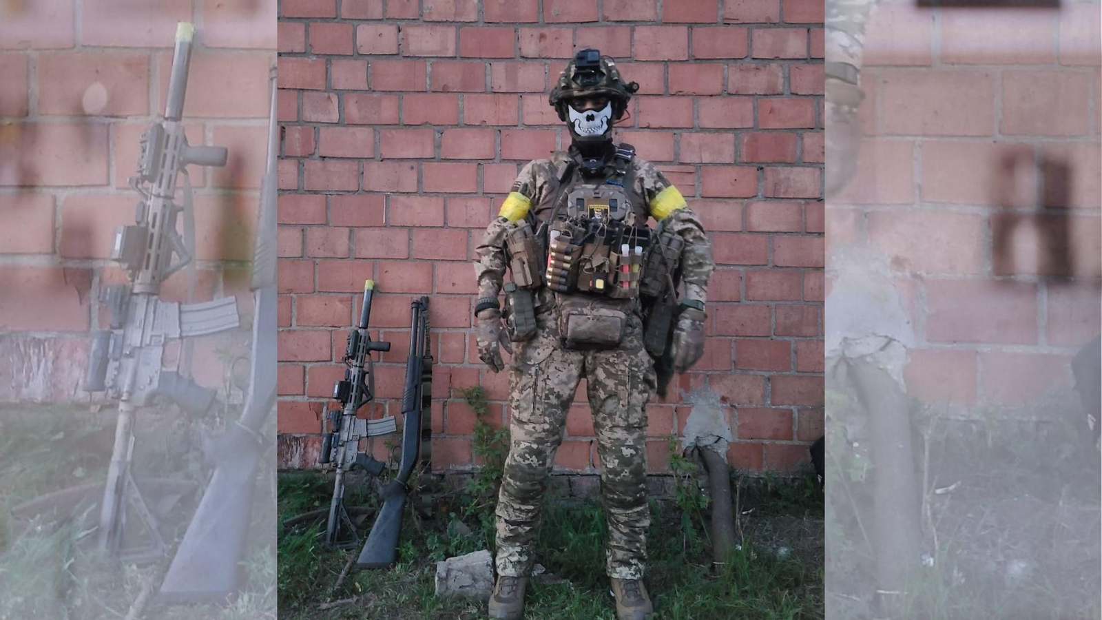 Ren, preparado para entrar en combate, junto a su armamento personal, en un lugar indeterminado de Ucrania.