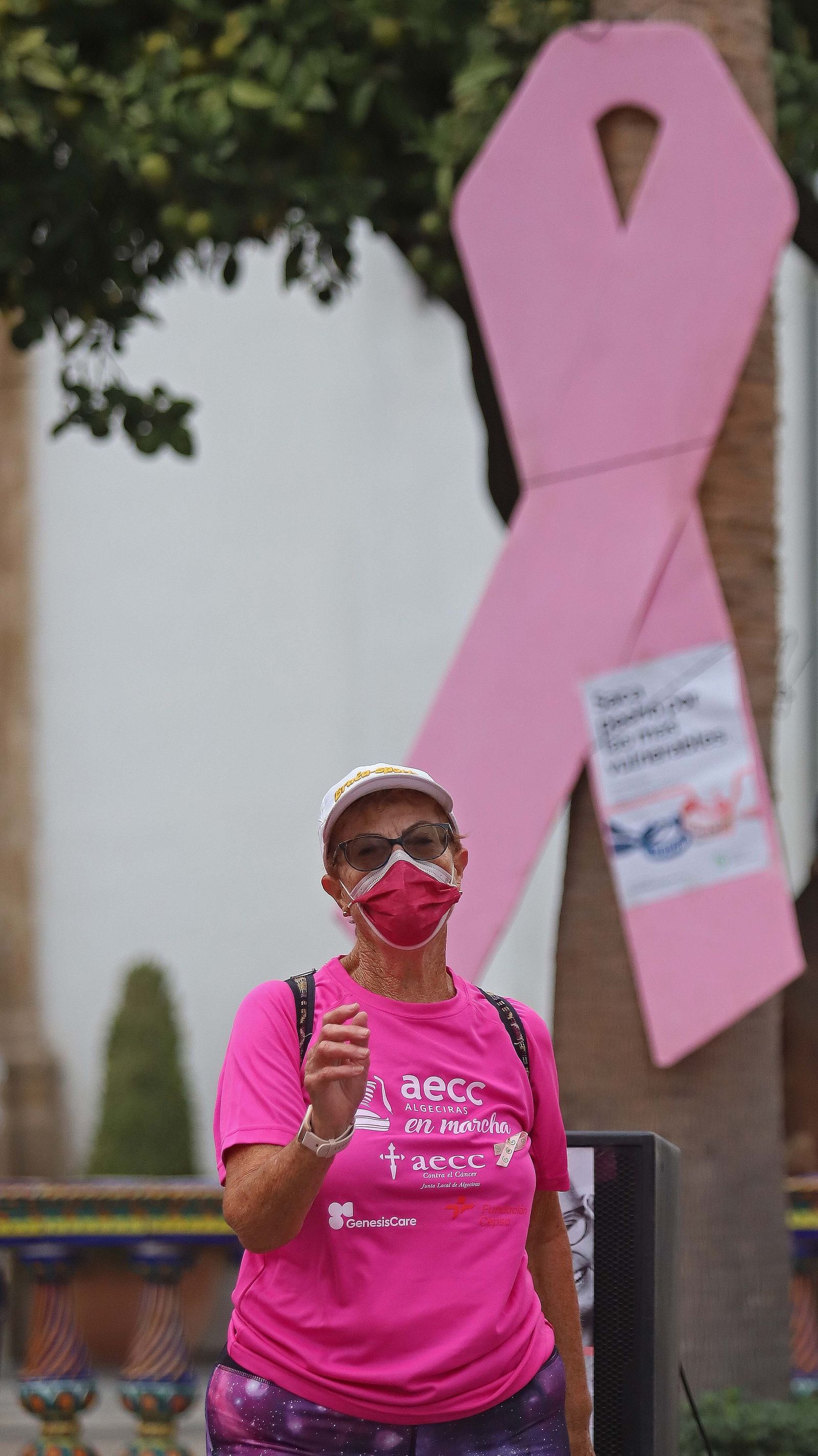 Fotos de la celebración del Día Mundial Contra el Cáncer de Mama en Algeciras