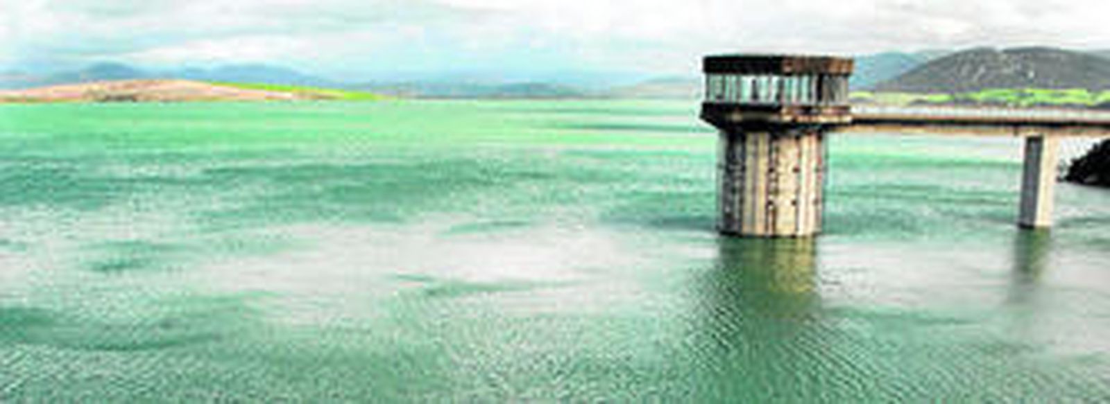 Imagen del pantano de Guadalcacín de marzo de 2013, al 90% de  capacidad.