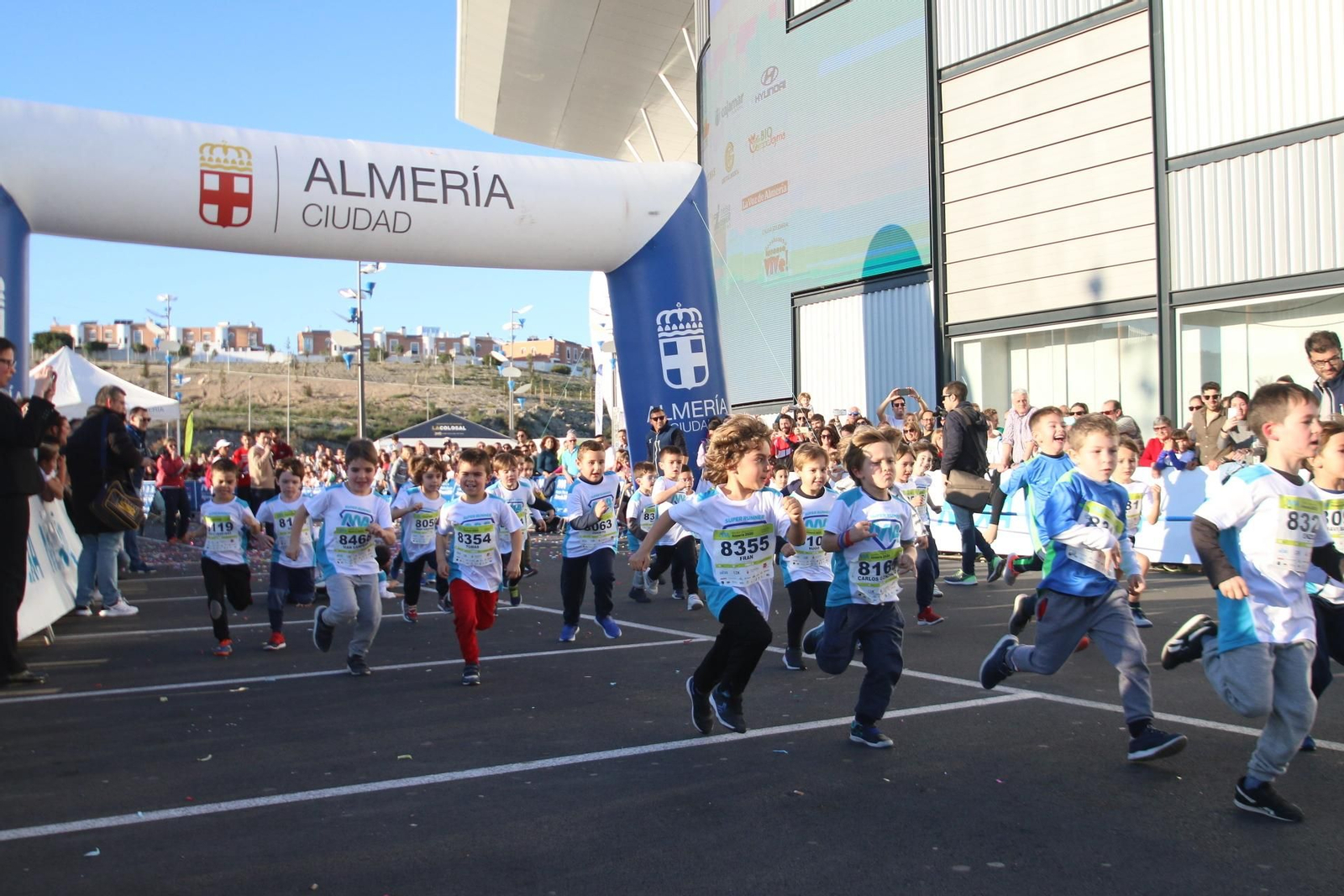 Fotogalería de las carreras infantiles del Medio Maratón de Almería