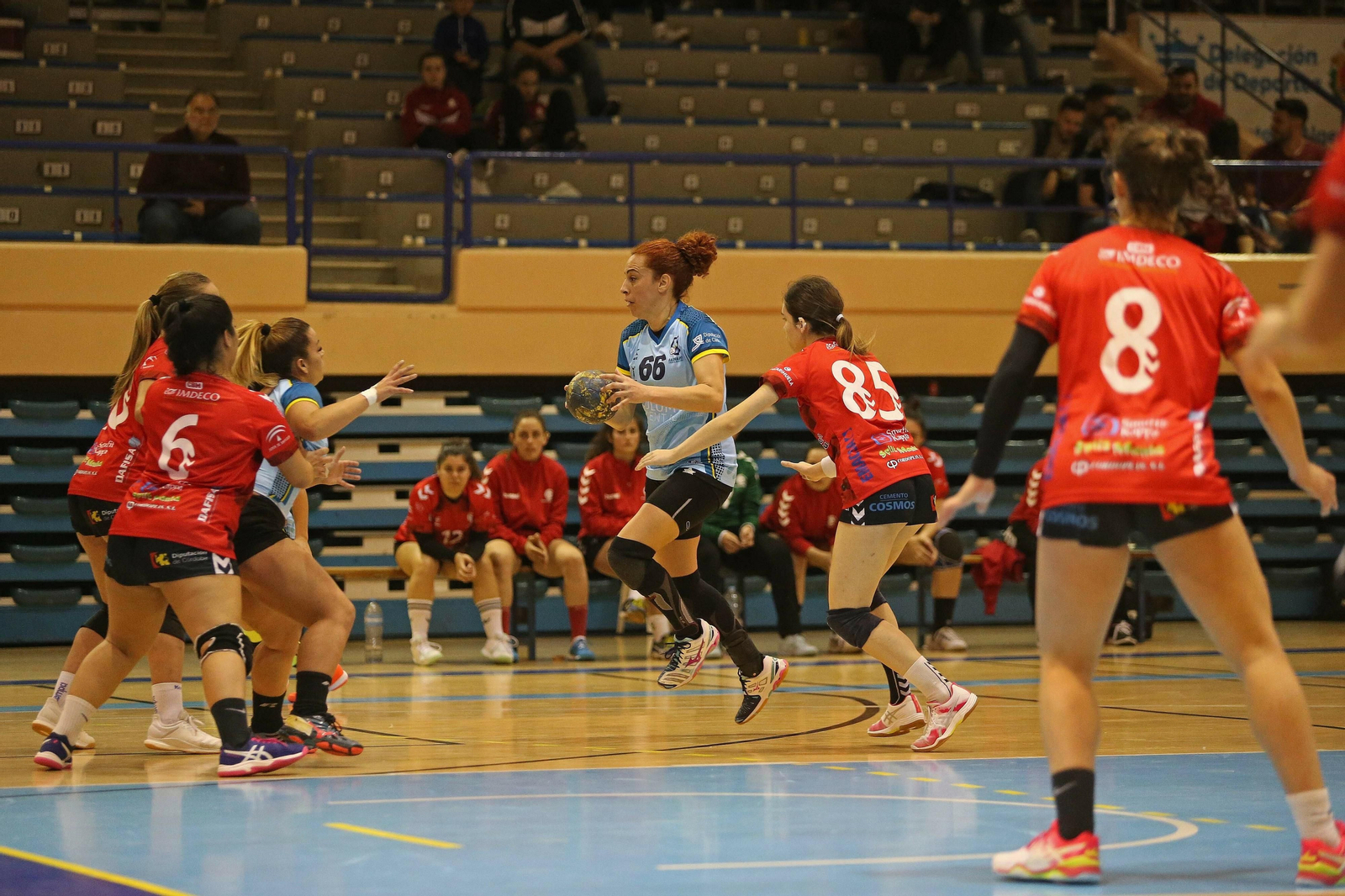 Lance del encuentro del BM Algeciras ante el Deza Córdoba.