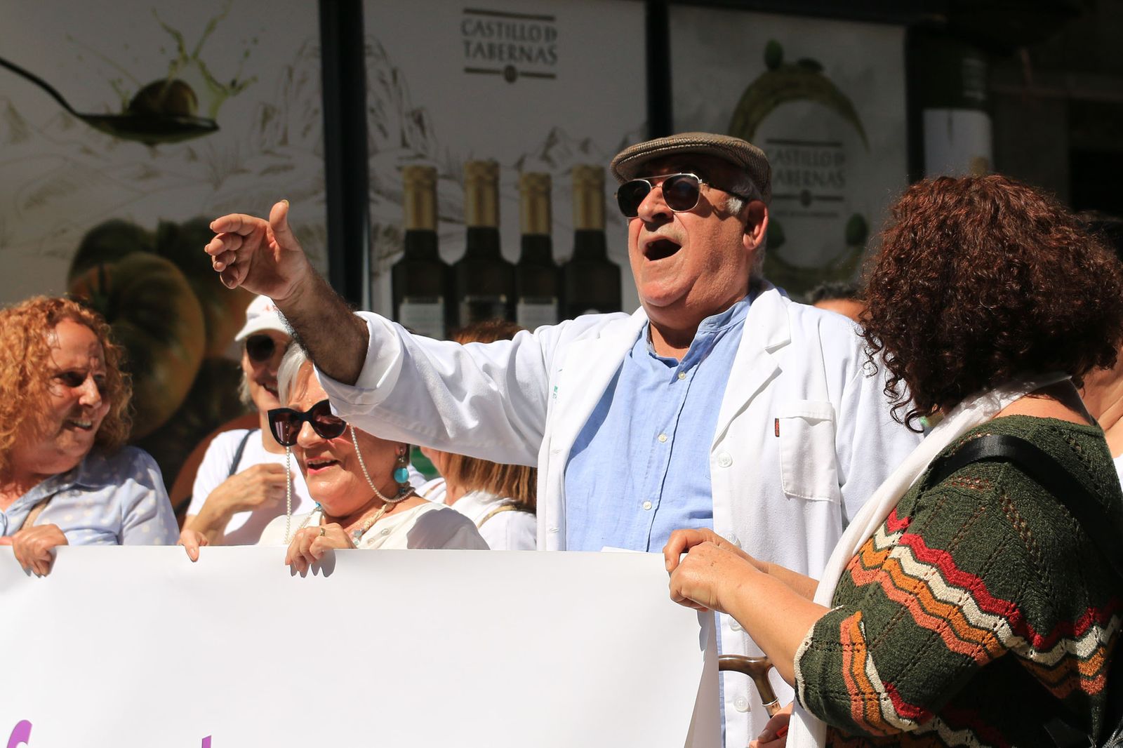 Los sanitarios de Almería se manifiestan contra la mala salud de la sanidad andaluza