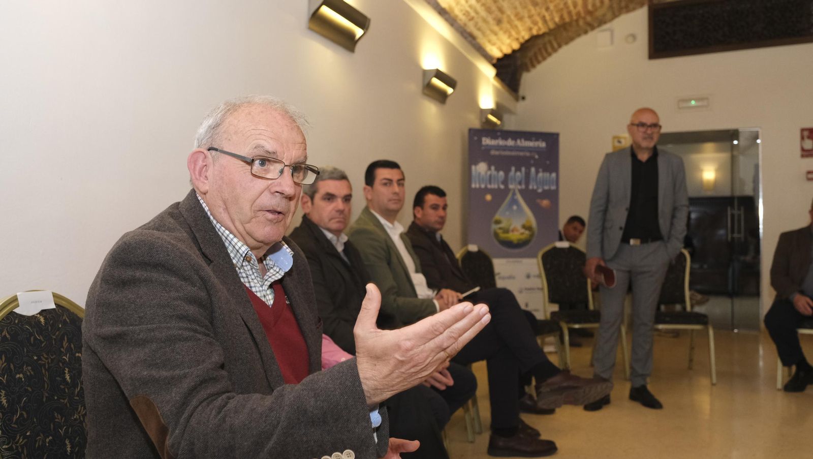 Imágenes del foro Noche del Agua de Diario de Almería